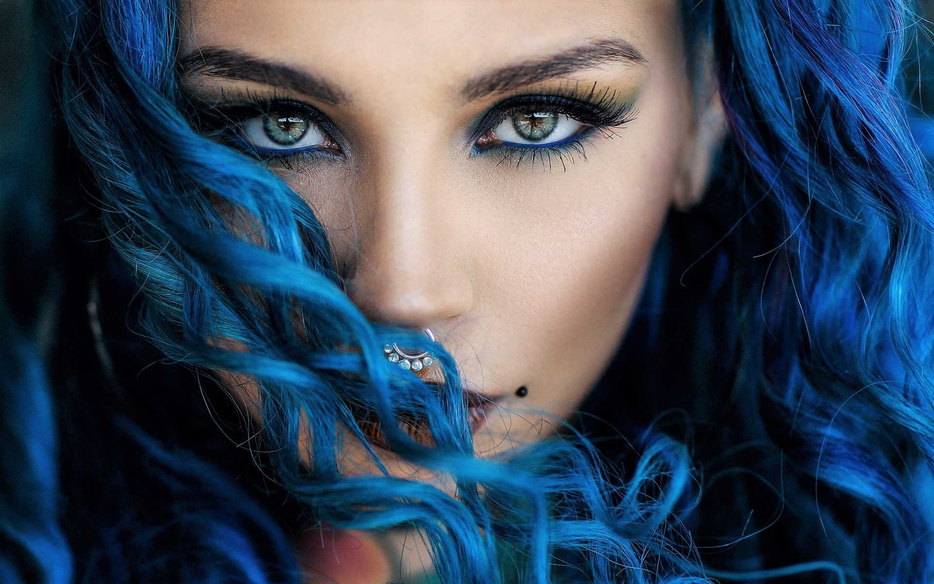 Free download wallpaper Face, Women, Green Eyes, Blue Hair on your PC desktop