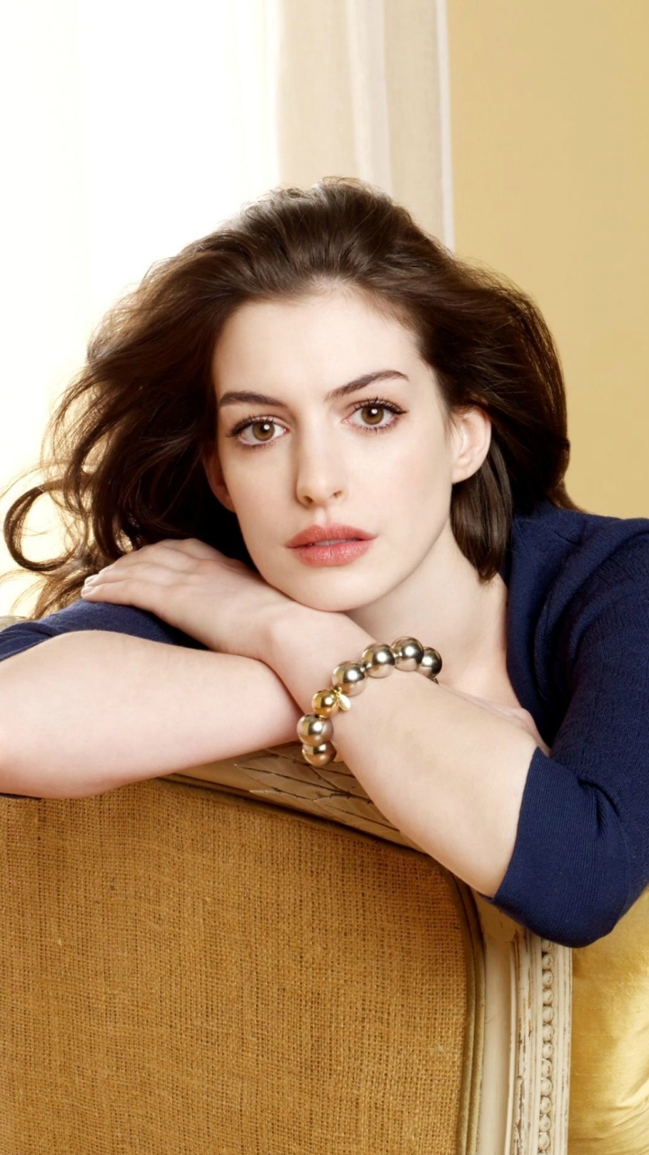 Download mobile wallpaper Anne Hathaway, Celebrity for free.