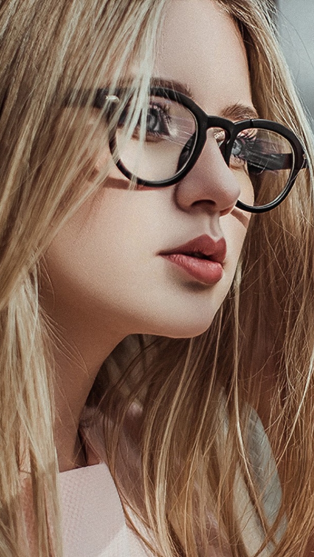 Handy-Wallpaper Blond, Brille, Modell, Frauen, Blaue Augen, Blondinen kostenlos herunterladen.