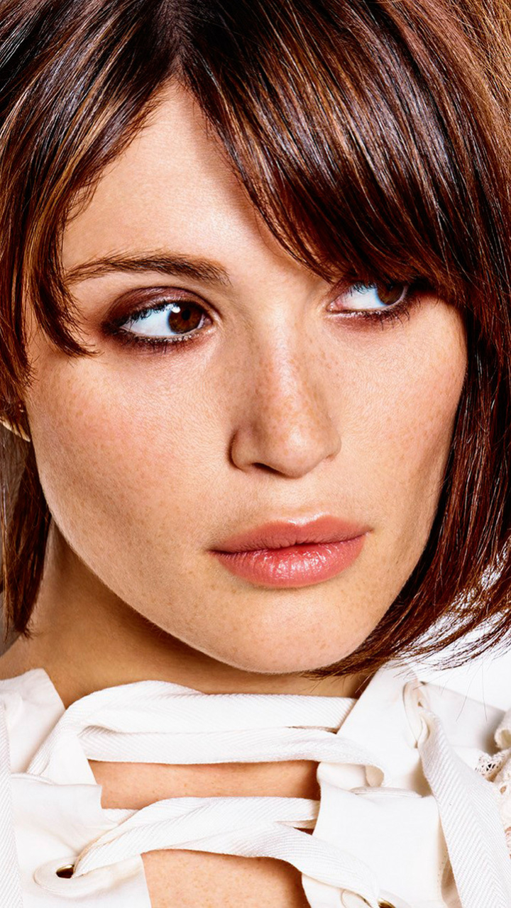 Download mobile wallpaper Face, Brunette, Celebrity, Brown Eyes, Actress, Gemma Arterton for free.