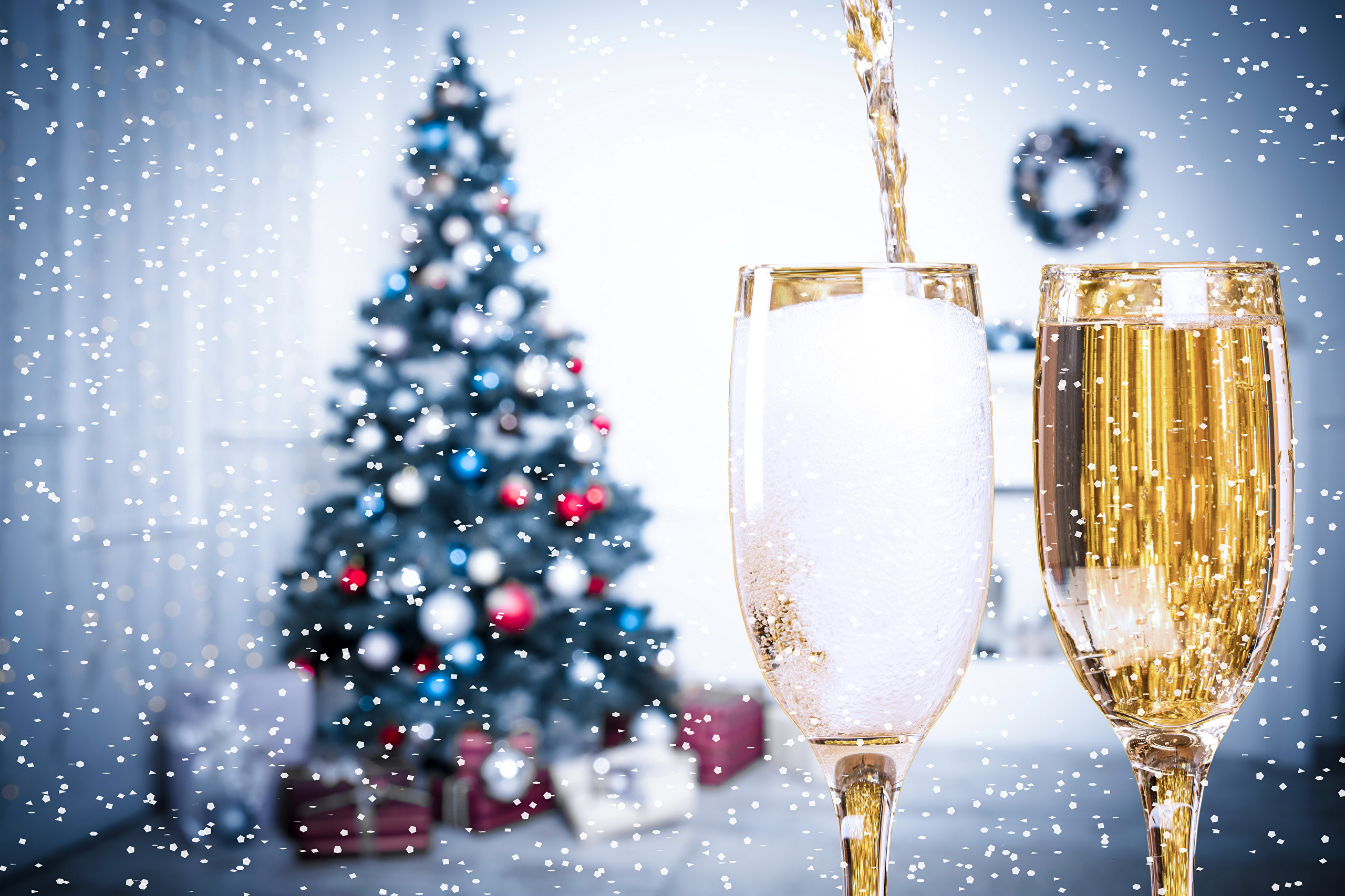 無料モバイル壁紙クリスマス, クリスマスツリー, 眼鏡, シャンパン, ホリデーをダウンロードします。