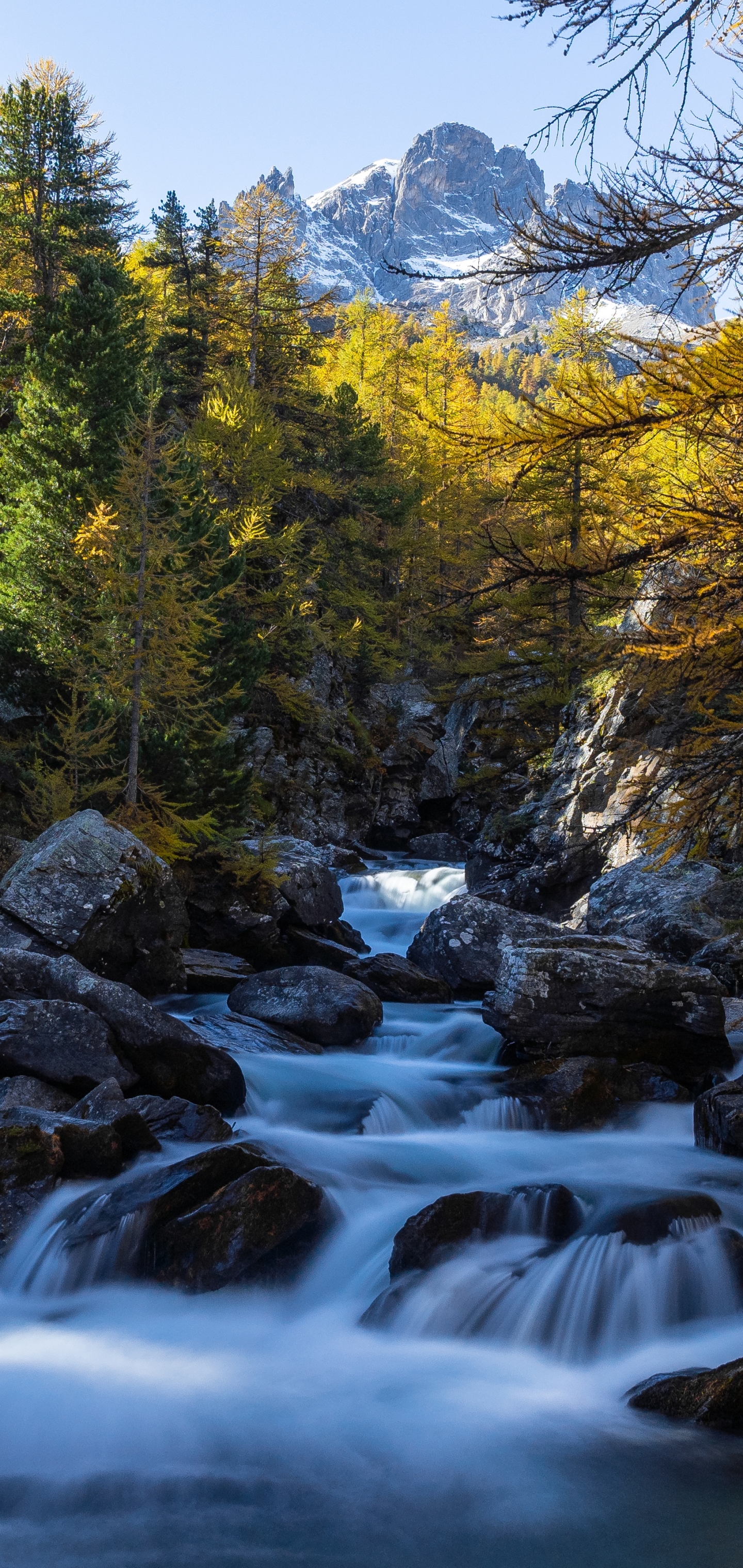 Handy-Wallpaper Berg, Wald, Fluss, Stein, Gebirge, Erde/natur kostenlos herunterladen.