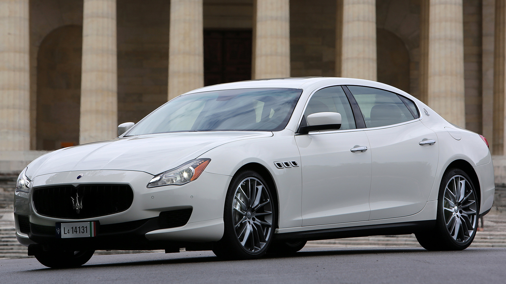 Download mobile wallpaper Maserati, Car, Maserati Quattroporte, Vehicles, White Car, Full Size Car, Sports Sedan for free.