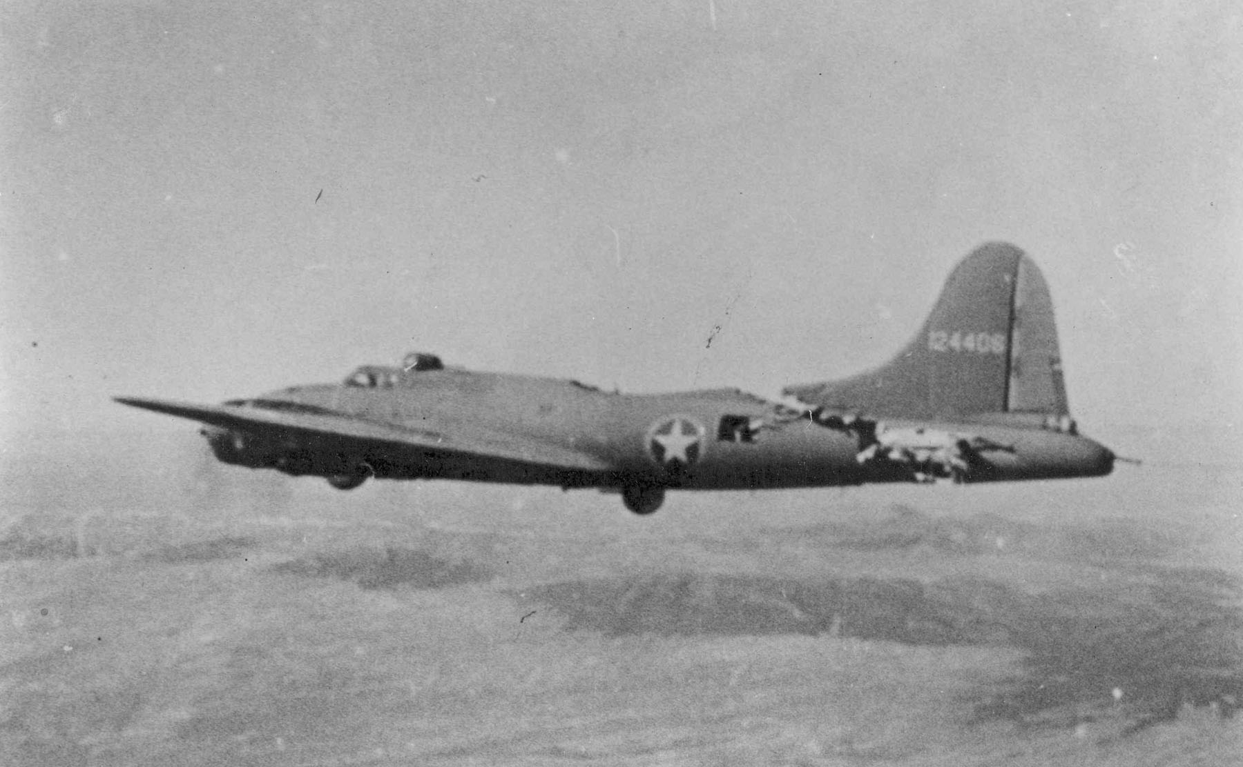 Download mobile wallpaper Boeing B 17 Flying Fortress, Bombers, Military for free.