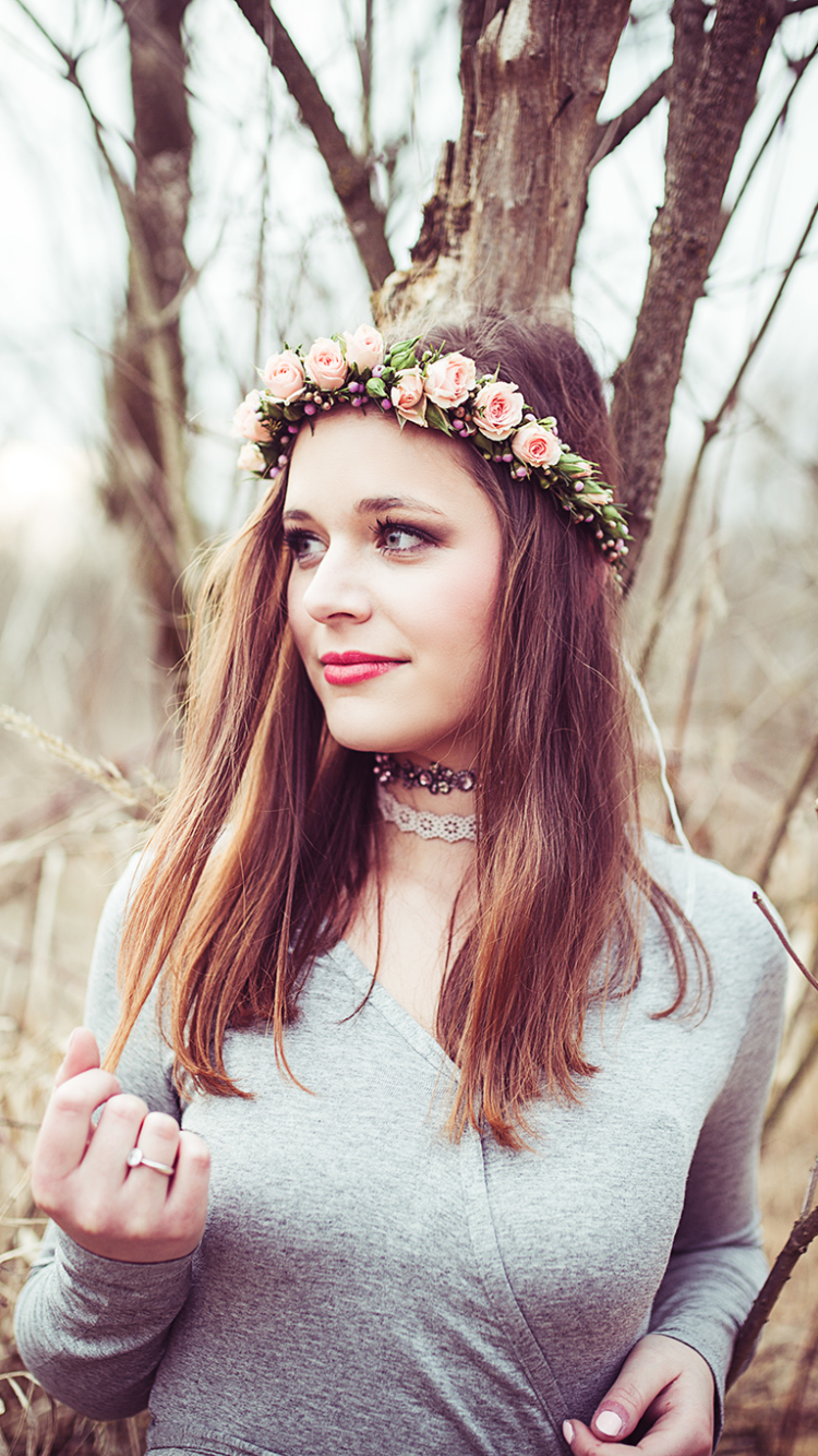 Download mobile wallpaper Redhead, Wreath, Model, Women, Lipstick, Depth Of Field for free.