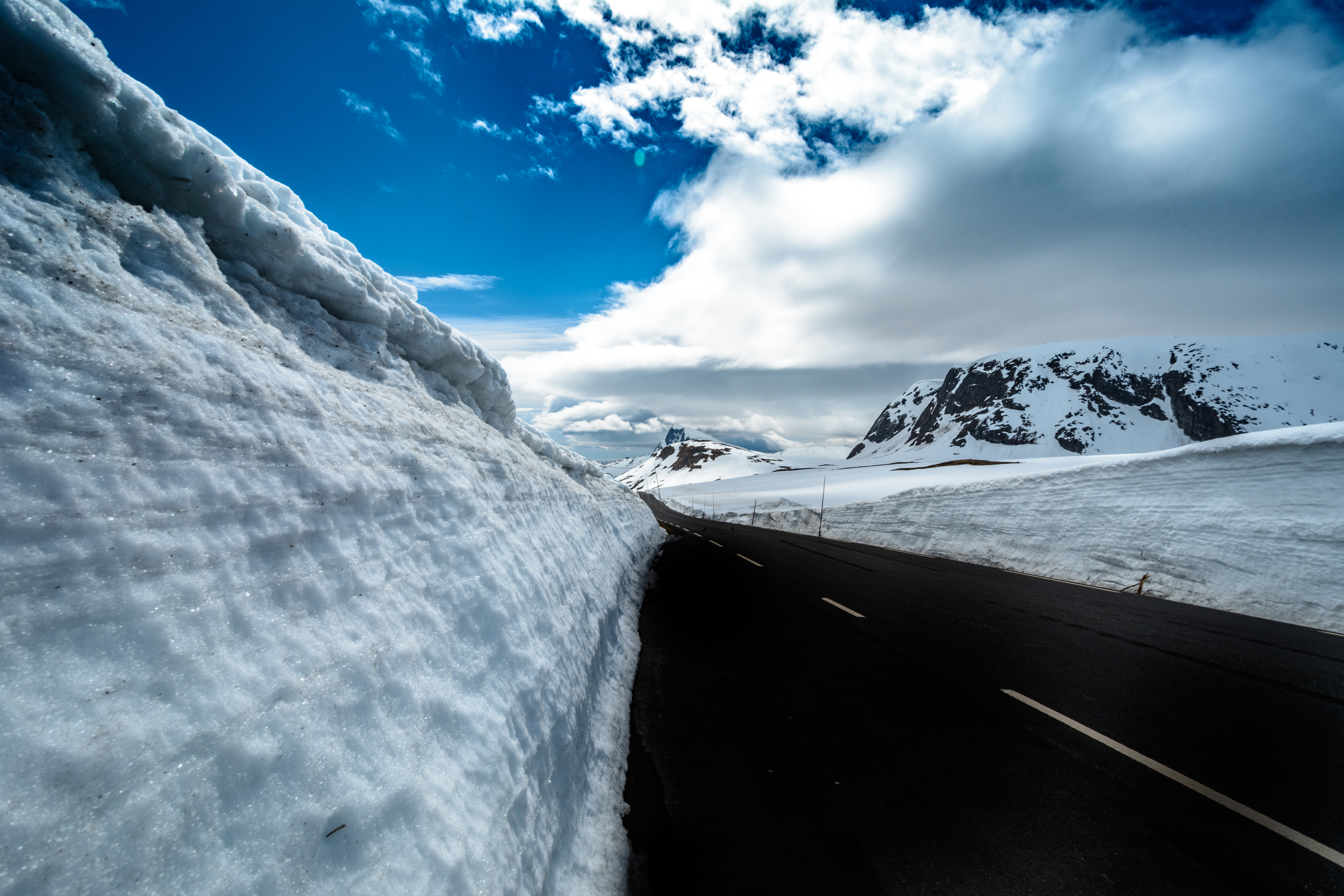Descarga gratis la imagen Invierno, Naturaleza, Montañas, Nieve, Camino, Deriva, Derivas en el escritorio de tu PC