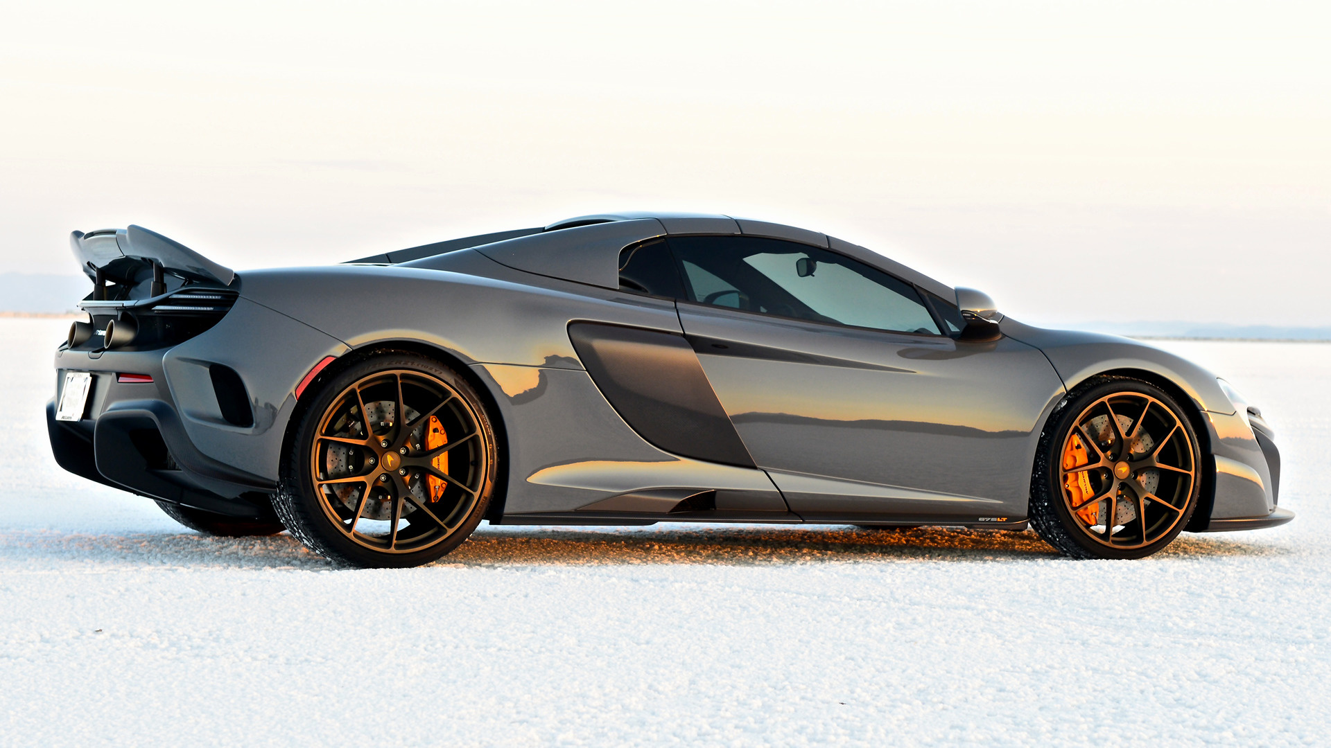 Download mobile wallpaper Snow, Mclaren, Convertible, Vehicles, Silver Car, Mclaren 675Lt for free.