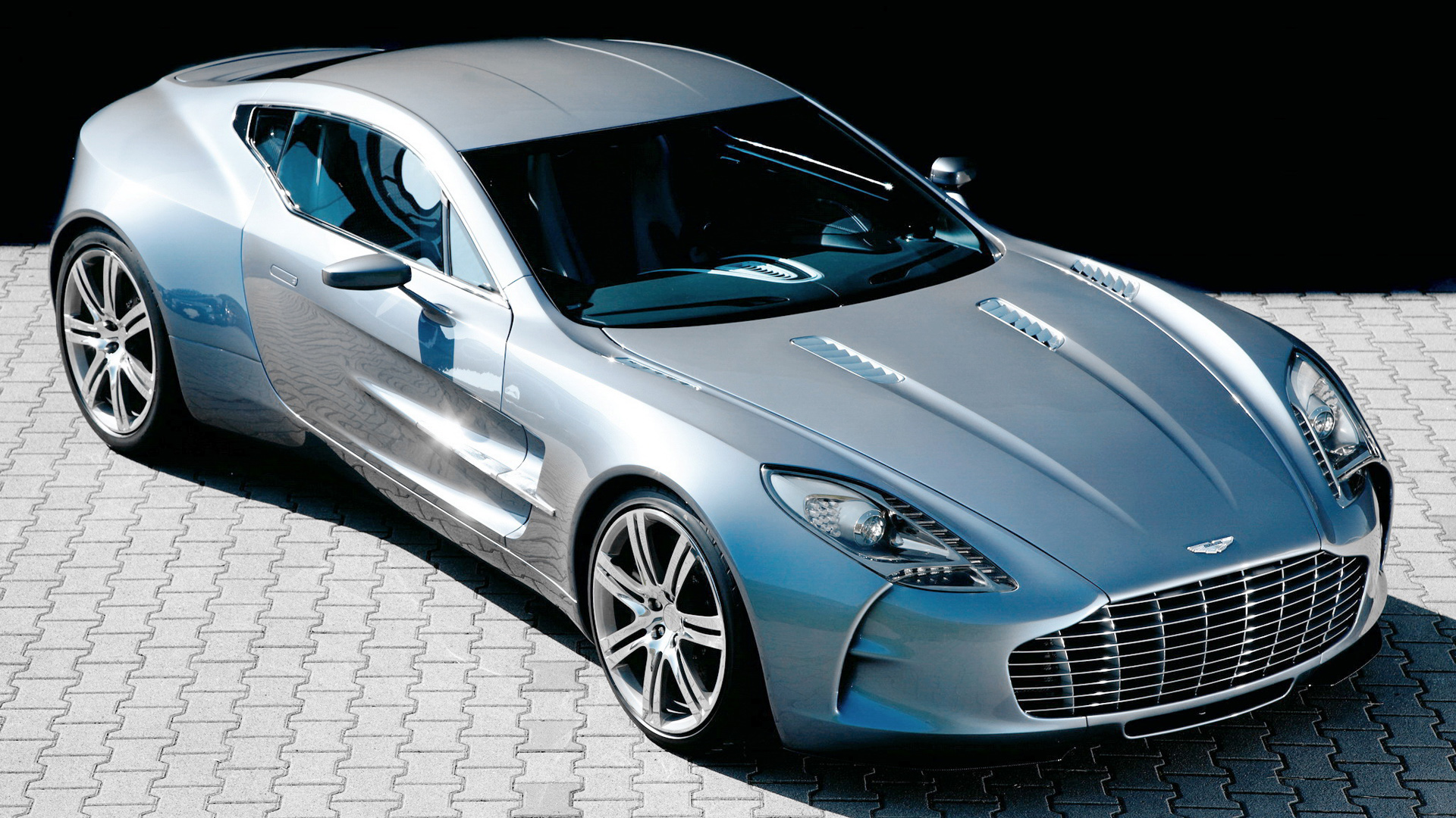 Laden Sie das Aston Martin, Autos, Coupe, Aston Martin One 77, Fahrzeuge, Silbernes Auto-Bild kostenlos auf Ihren PC-Desktop herunter