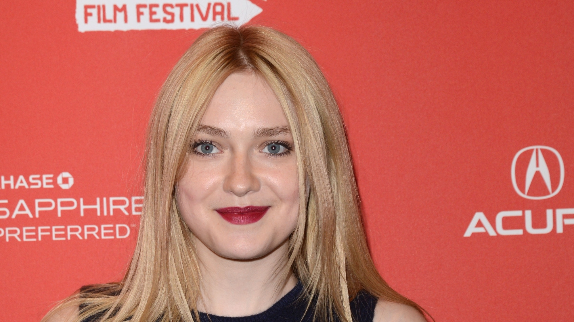 Baixar papel de parede para celular de Celebridade, Dakota Fanning gratuito.