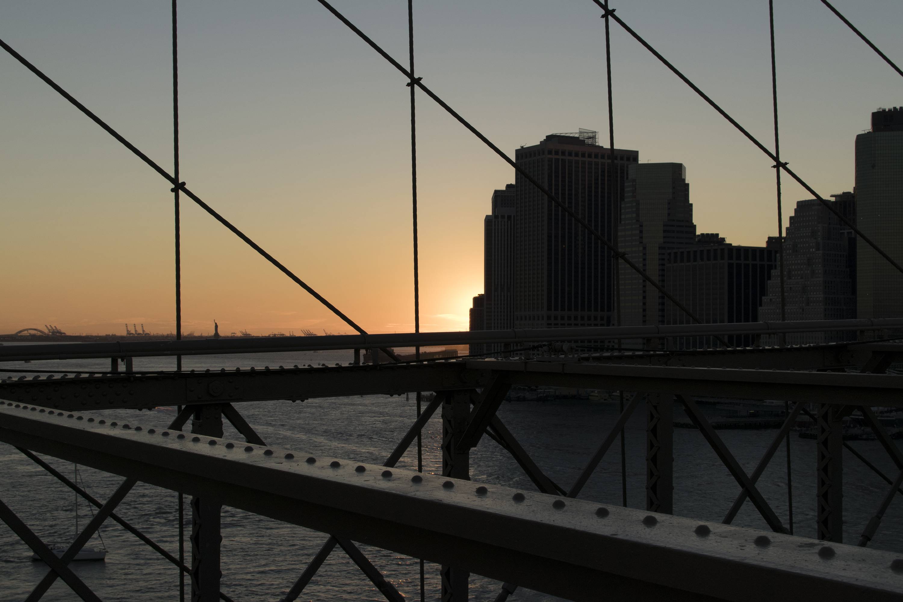 Скачать картинку Бруклинский Мост, Манхэттен, Нью Йорк, Города, Сделано Человеком в телефон бесплатно.