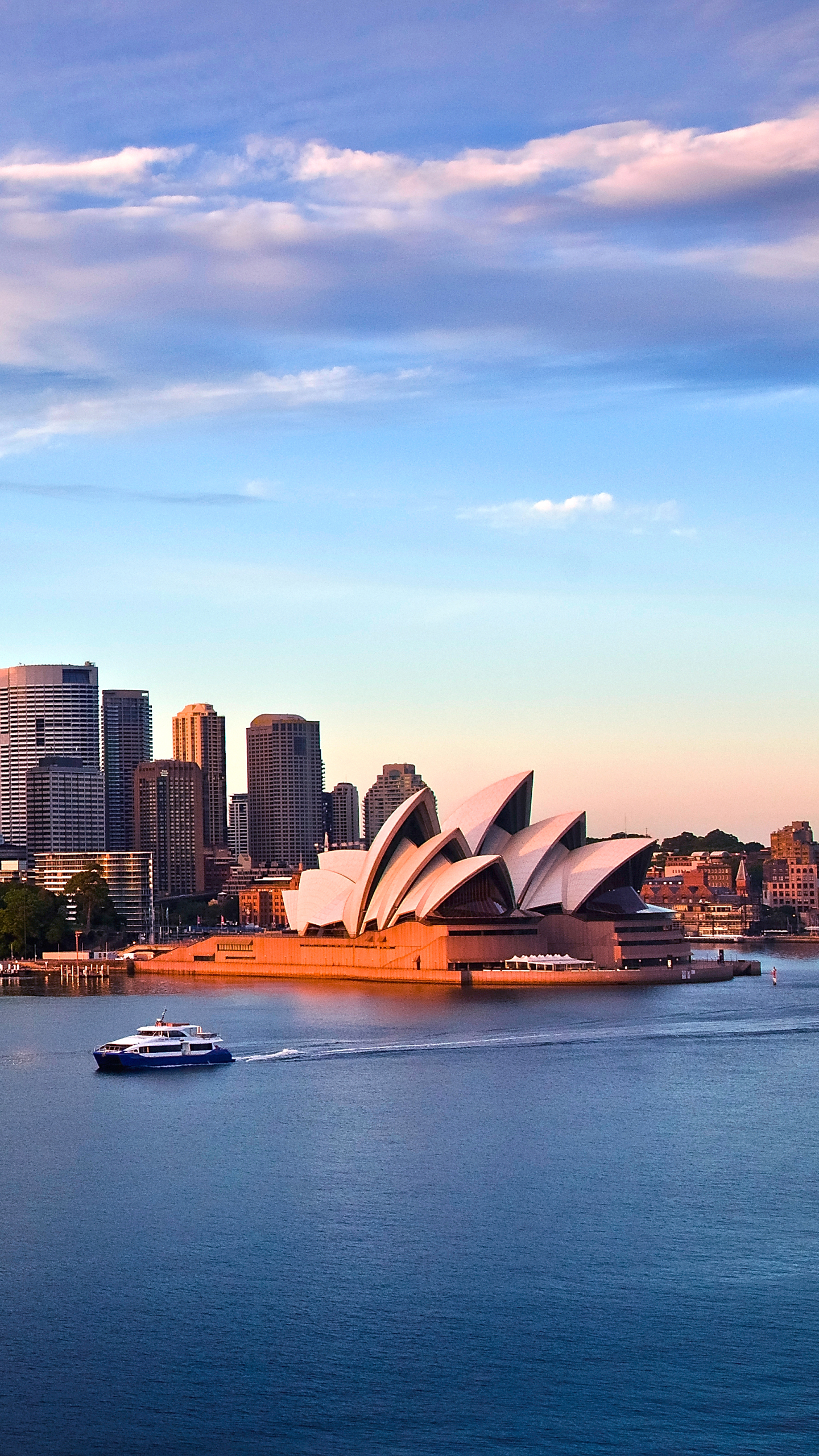 Скачать картинку Города, Сидней, Австралия, Сиднейский Оперный Театр, Сделано Человеком в телефон бесплатно.