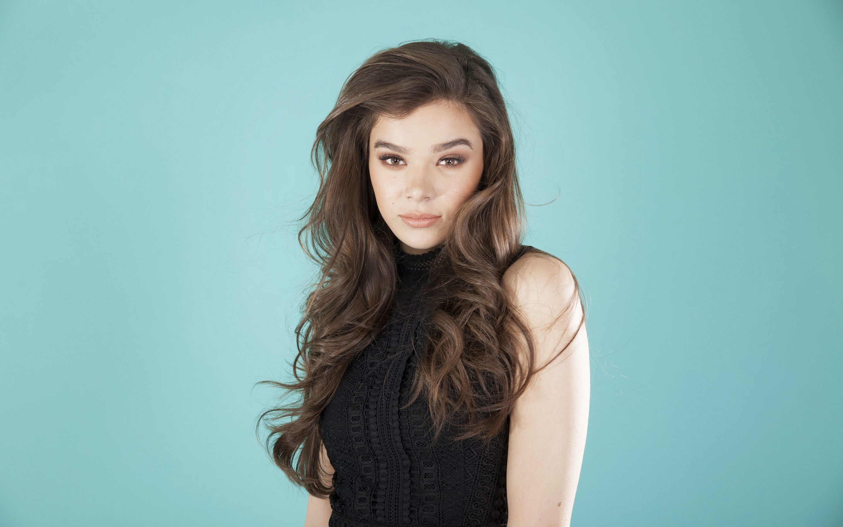 Download mobile wallpaper Brunette, American, Celebrity, Brown Eyes, Long Hair, Actress, Hailee Steinfeld for free.