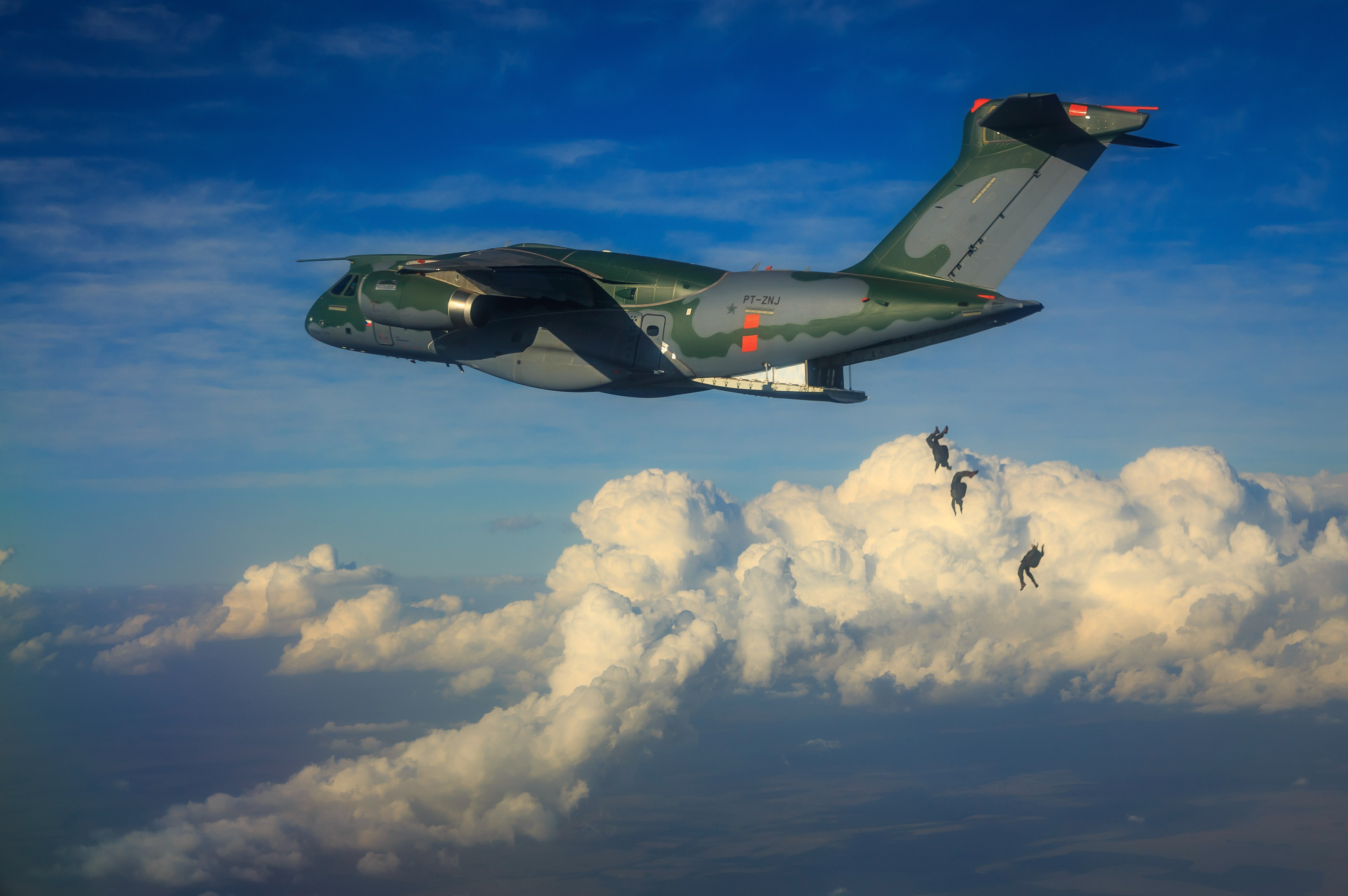 military, embraer kc 390, aircraft, cloud, parachuting, transport aircraft, warplane