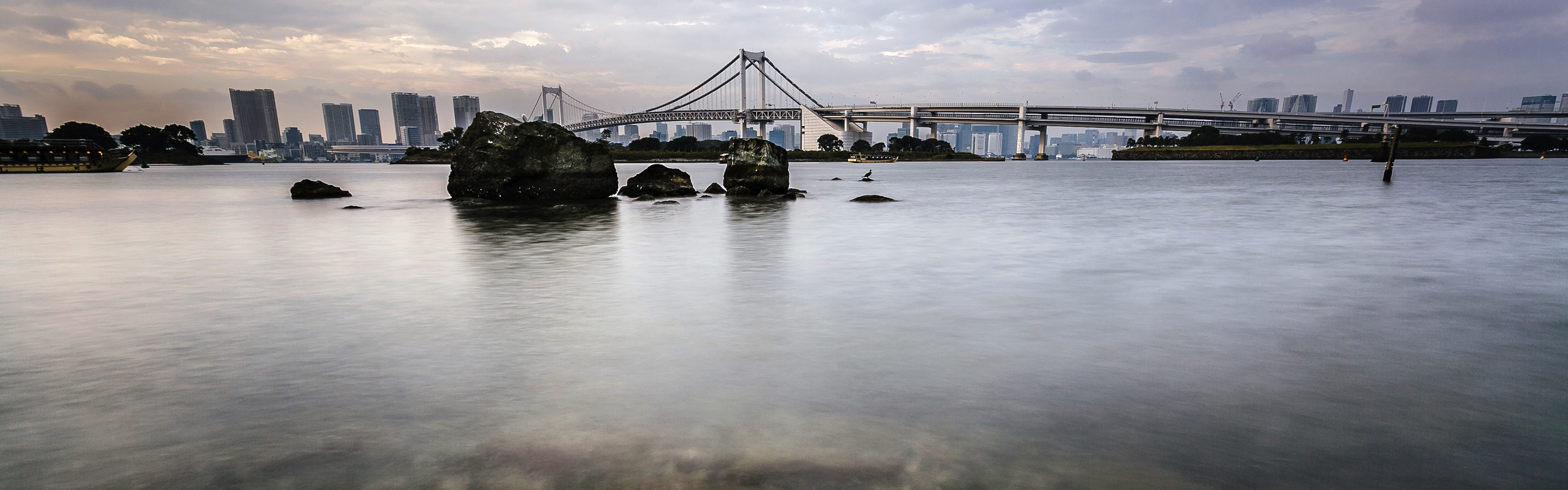 Скачать картинку Мосты, Япония, Радужный Мост, Сделано Человеком в телефон бесплатно.