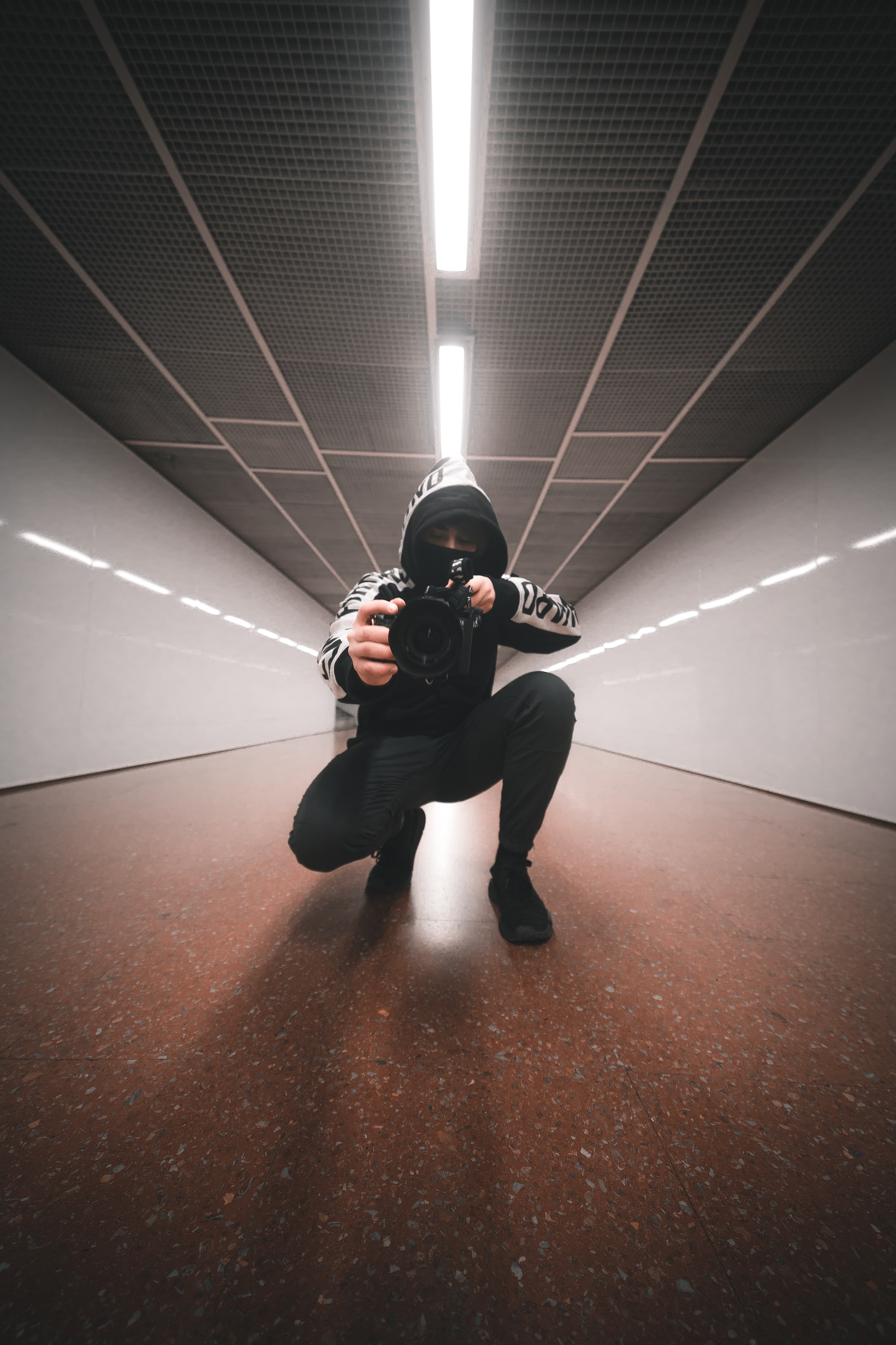 Download mobile wallpaper Human, Camera, Miscellaneous, Tunnel, Miscellanea, Person, Lens, Hood, Photographer for free.