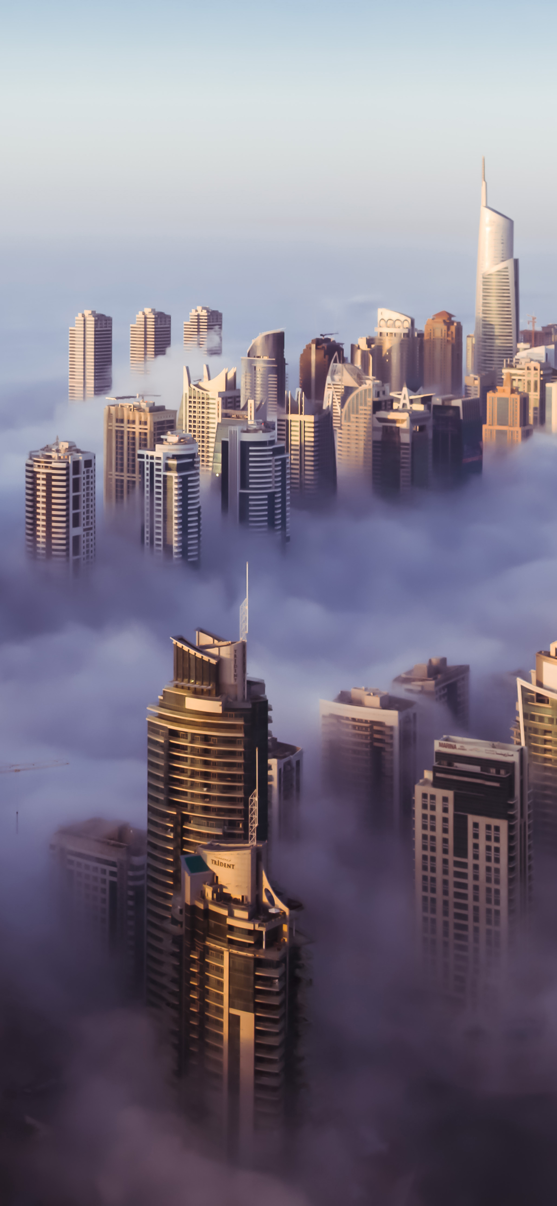 1164651 Hintergrundbild herunterladen menschengemacht, dubai, vereinigte arabische emirate, sheikh zayed avenue, nebel, morgen, panorama, wolke, städte - Bildschirmschoner und Bilder kostenlos