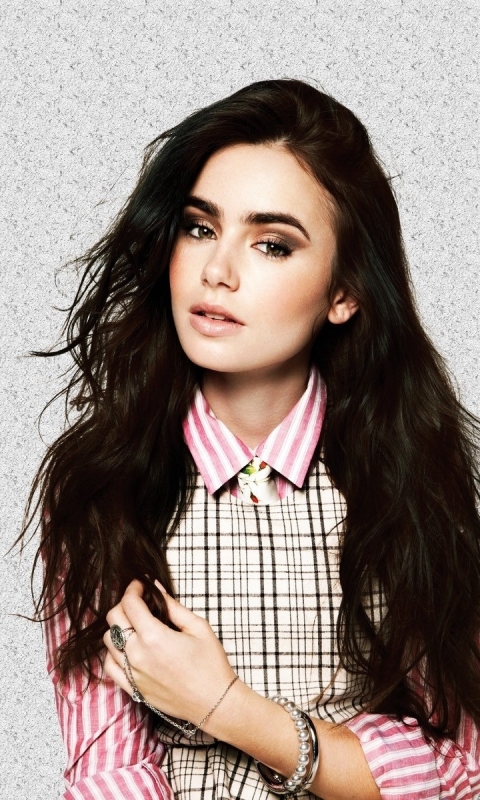 Download mobile wallpaper Celebrity, Actress, Lily Collins for free.