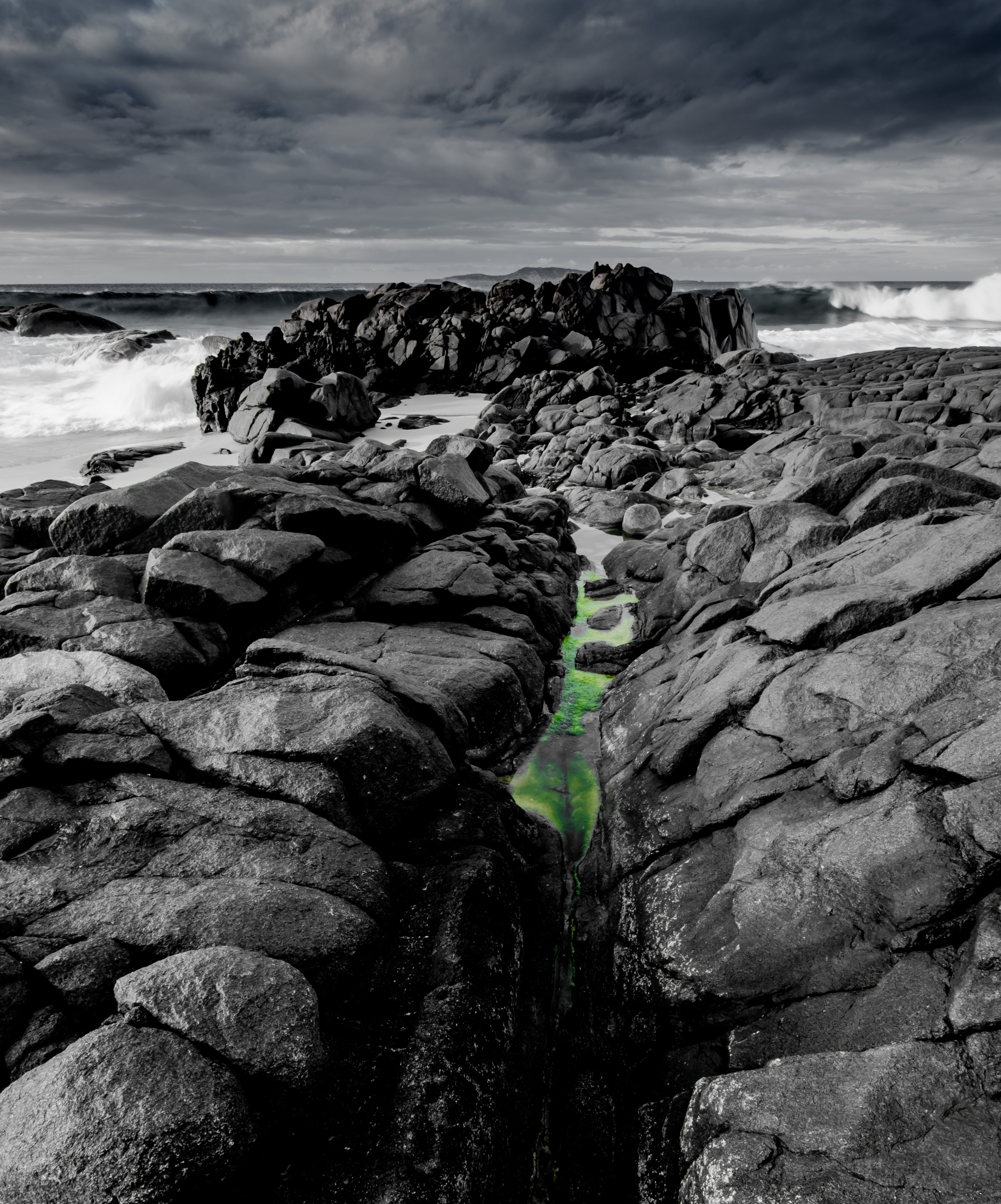 Free download wallpaper Stones, Rocks, Coast, Nature, Waves, Ocean on your PC desktop