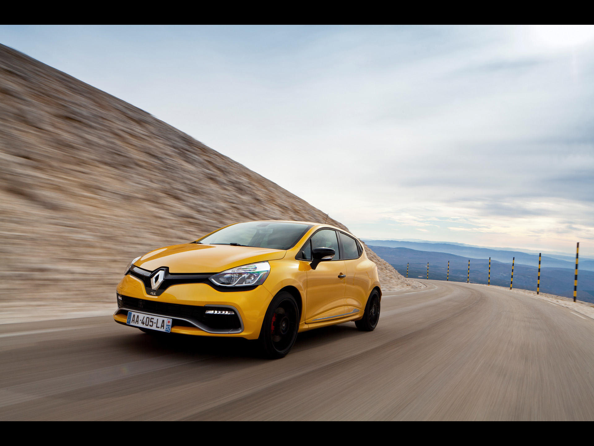 Завантажити шпалери 2013 Renault Clio Rs 200 Edc на телефон безкоштовно