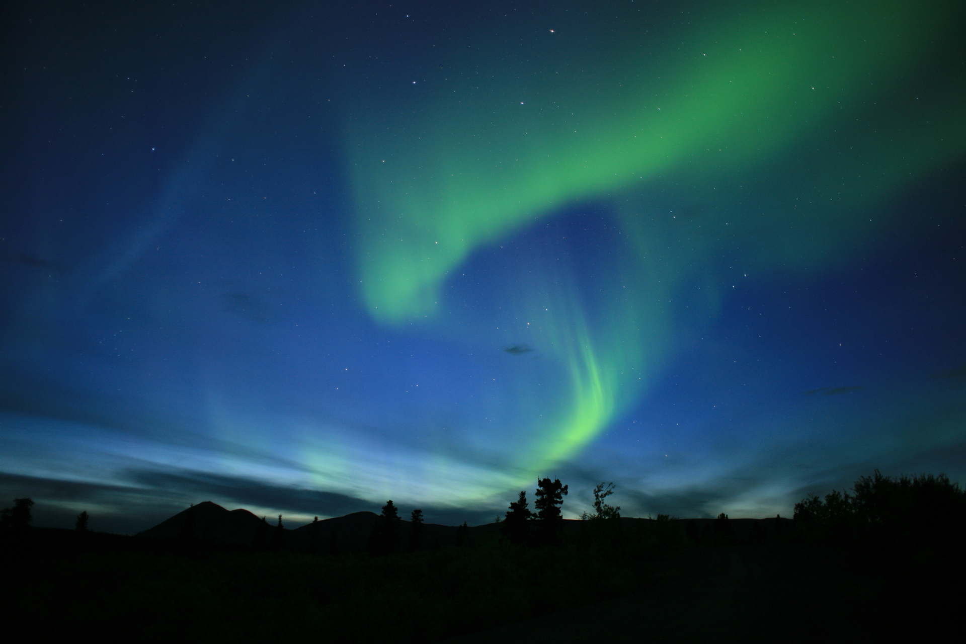 1081065 descargar imagen aurora boreal, tierra/naturaleza: fondos de pantalla y protectores de pantalla gratis