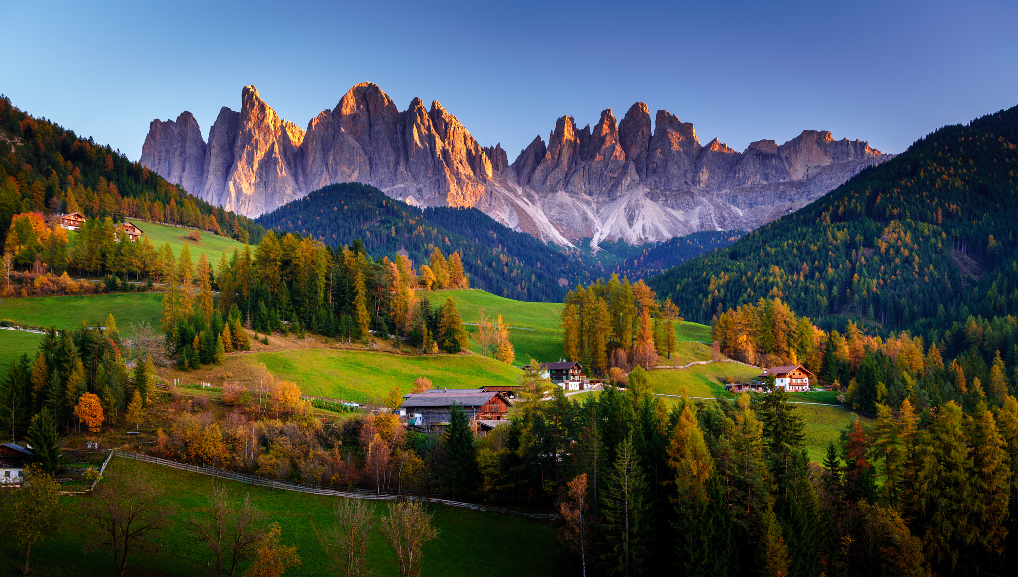 983763 скачать обои италия, доломитовые альпы, фотографии, пейзаж, осень, лес, гора - заставки и картинки бесплатно