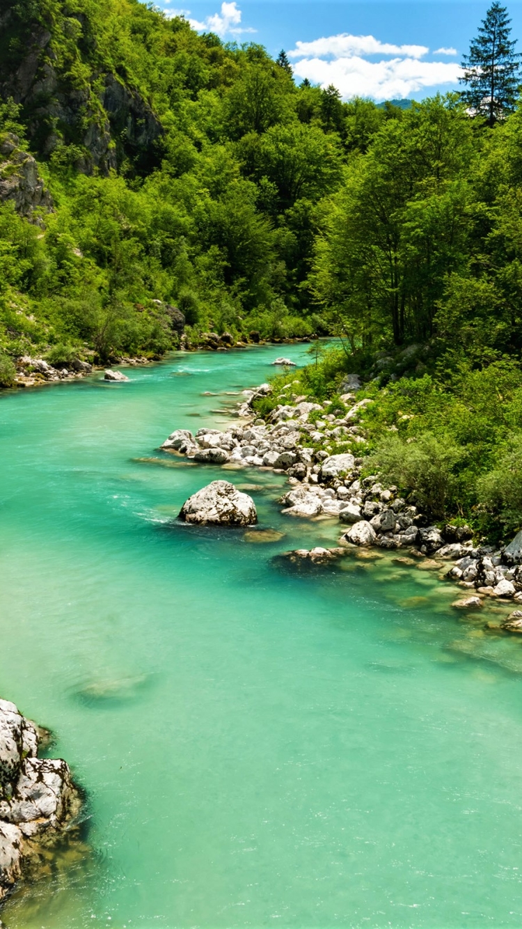 Скачать обои Река Соча на телефон бесплатно