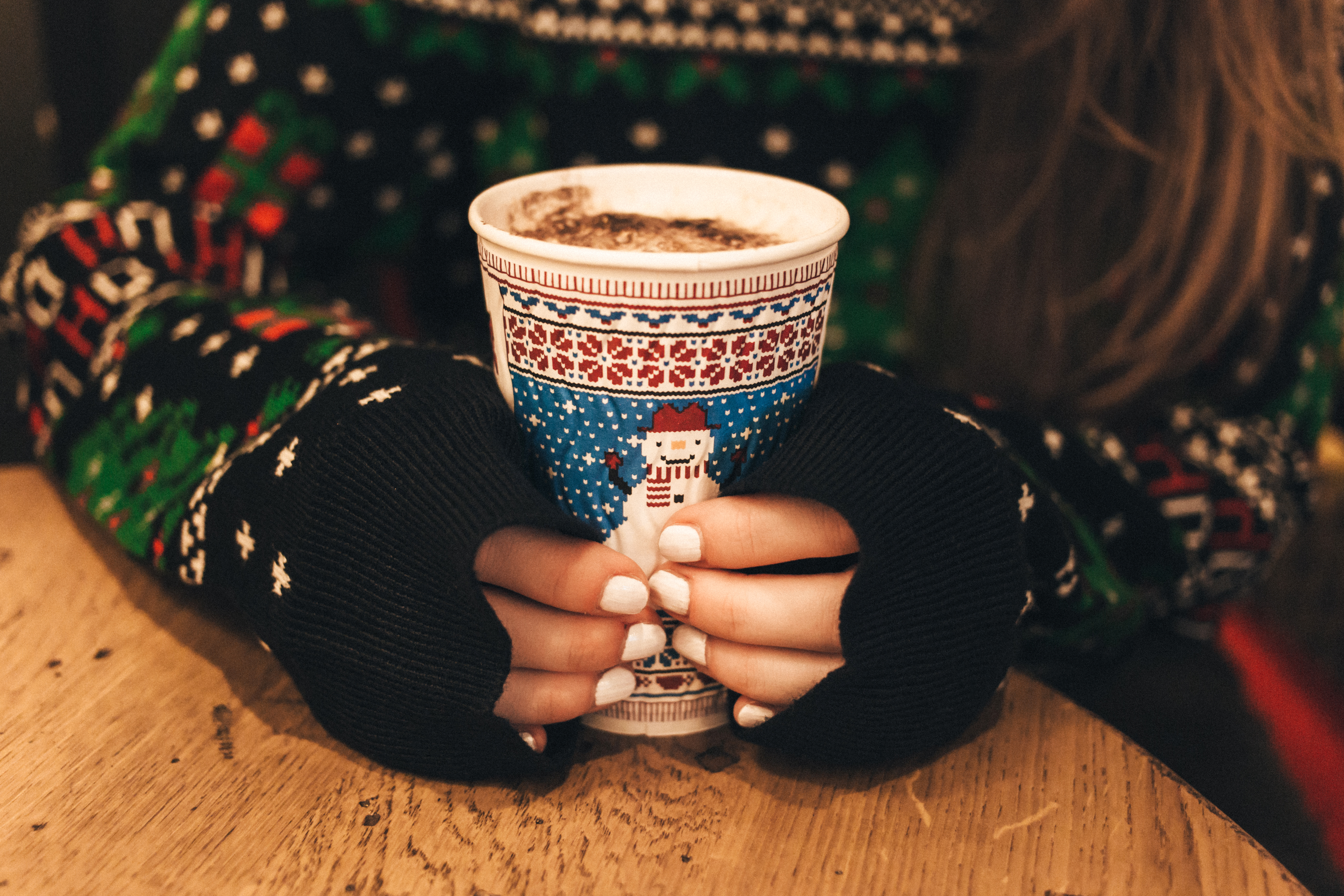 Windows Backgrounds coffee, food, christmas, hands, sweater
