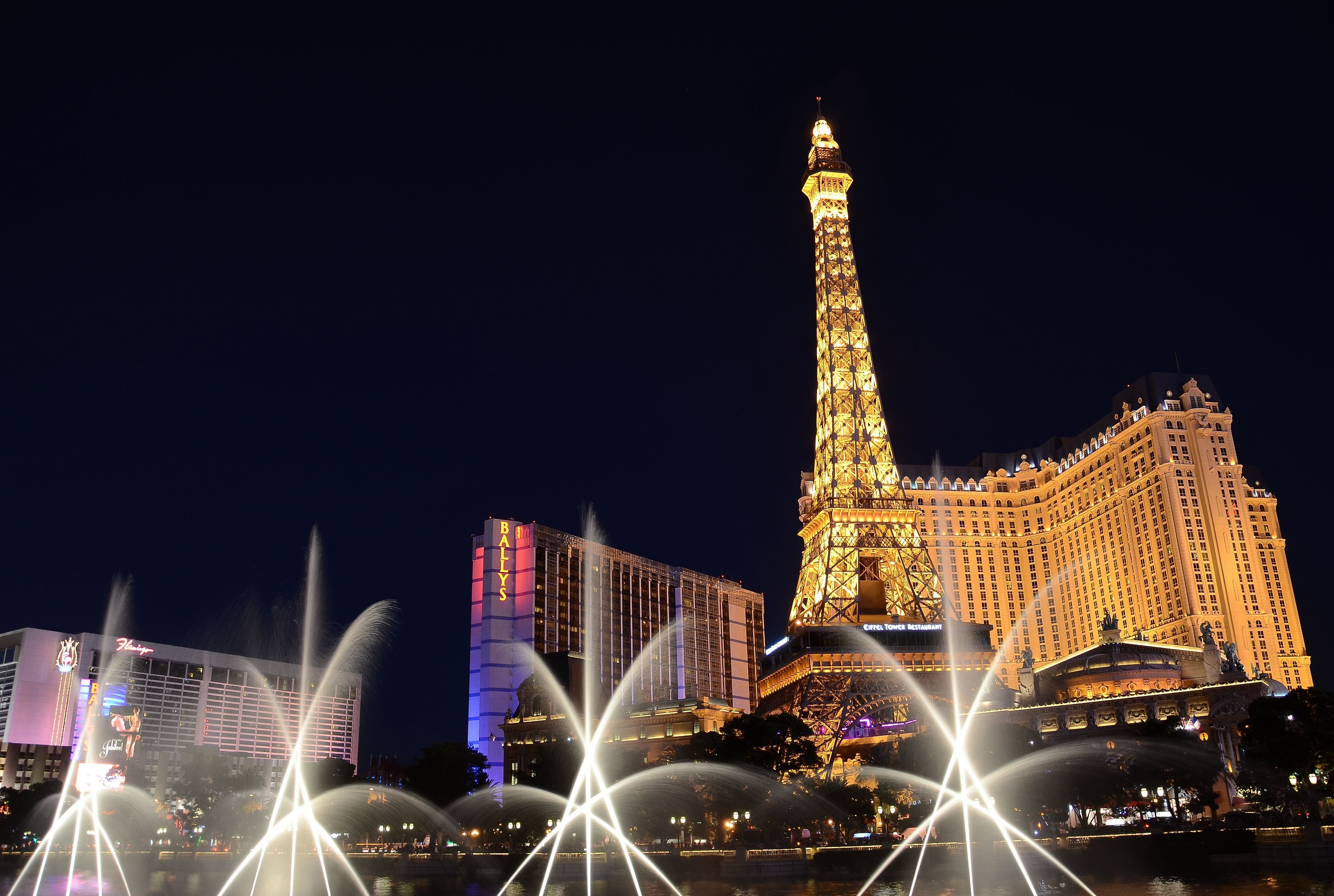 Популярные заставки и фоны Париж Лас Вегас на компьютер