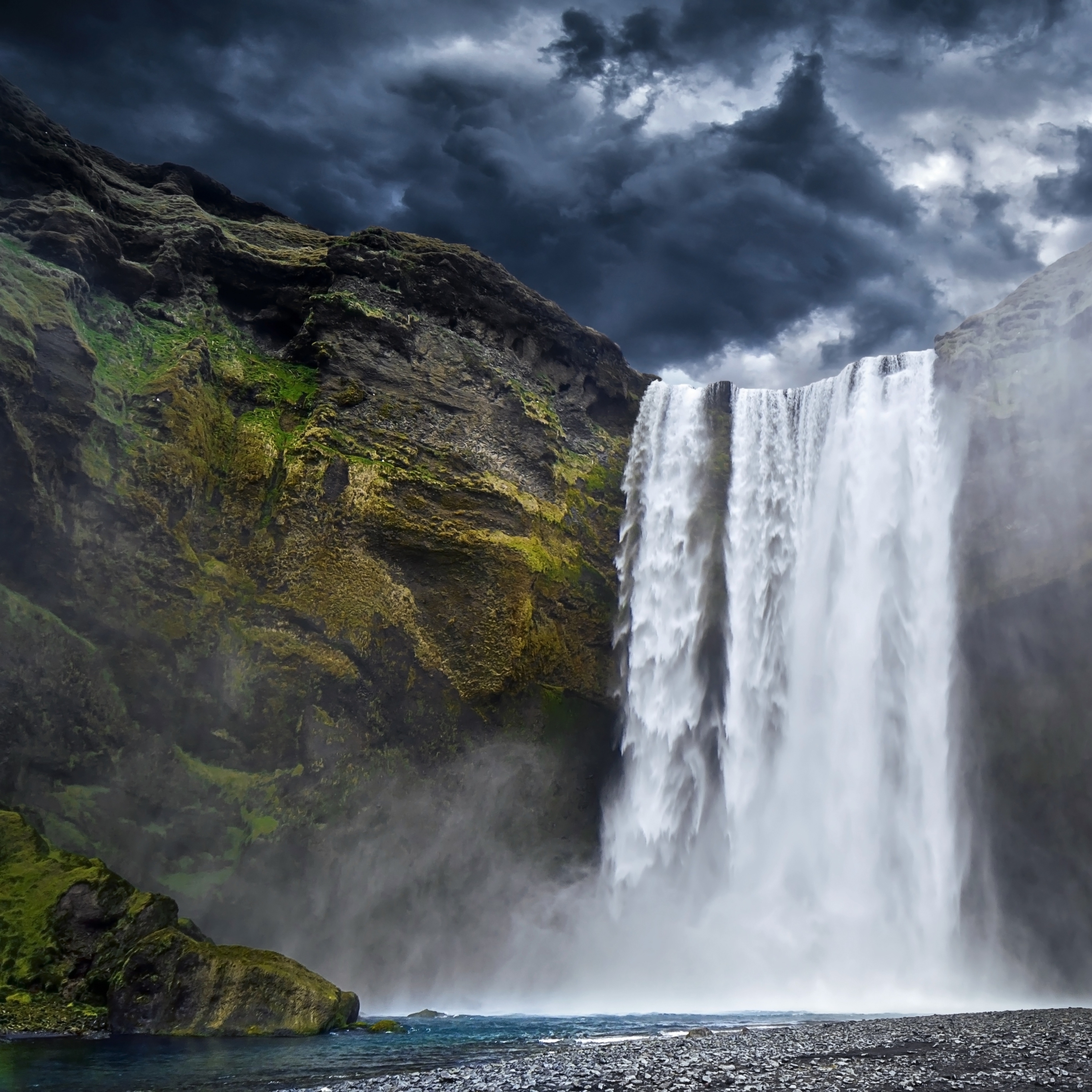 1106313 скачать обои земля/природа, скоугафосс, водопад, водопад скоугафосс, исландия, облака, облако, водопады - заставки и картинки бесплатно