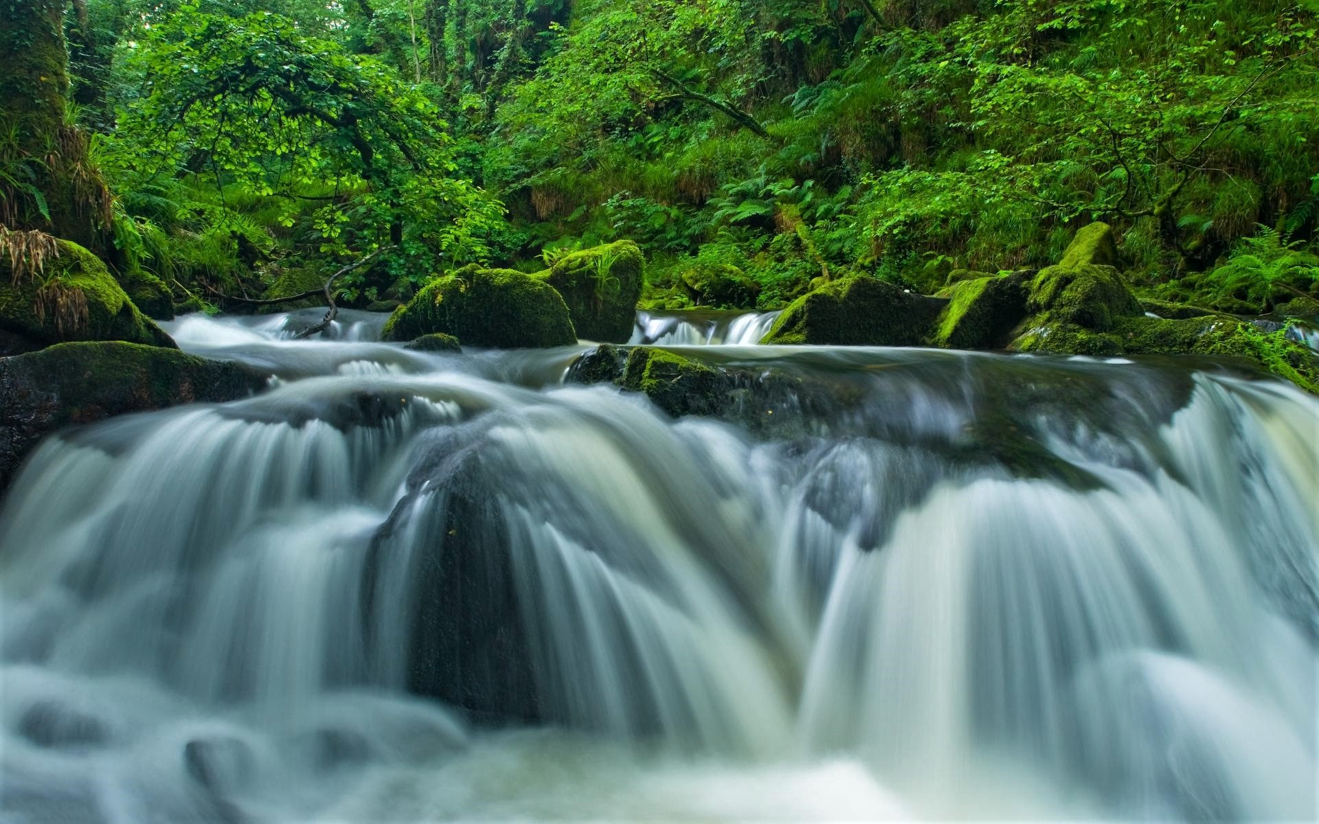 Скачать картинку Водопады, Водопад, Зелень, Земля/природа в телефон бесплатно.