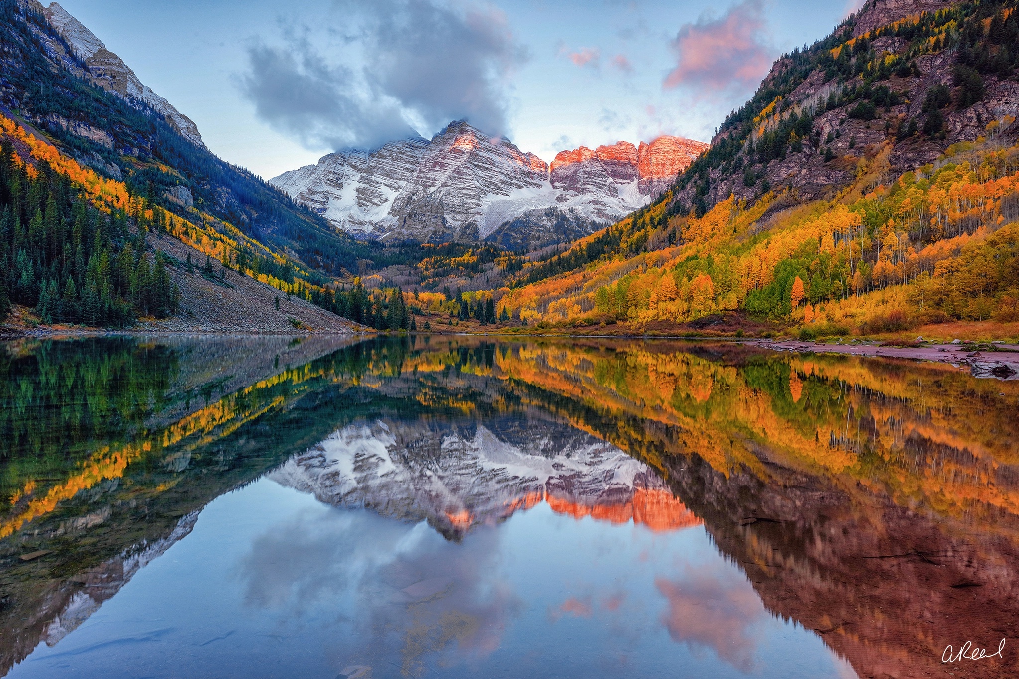 PCデスクトップに自然, 秋, 湖, 山, 反射, 森, 地球画像を無料でダウンロード