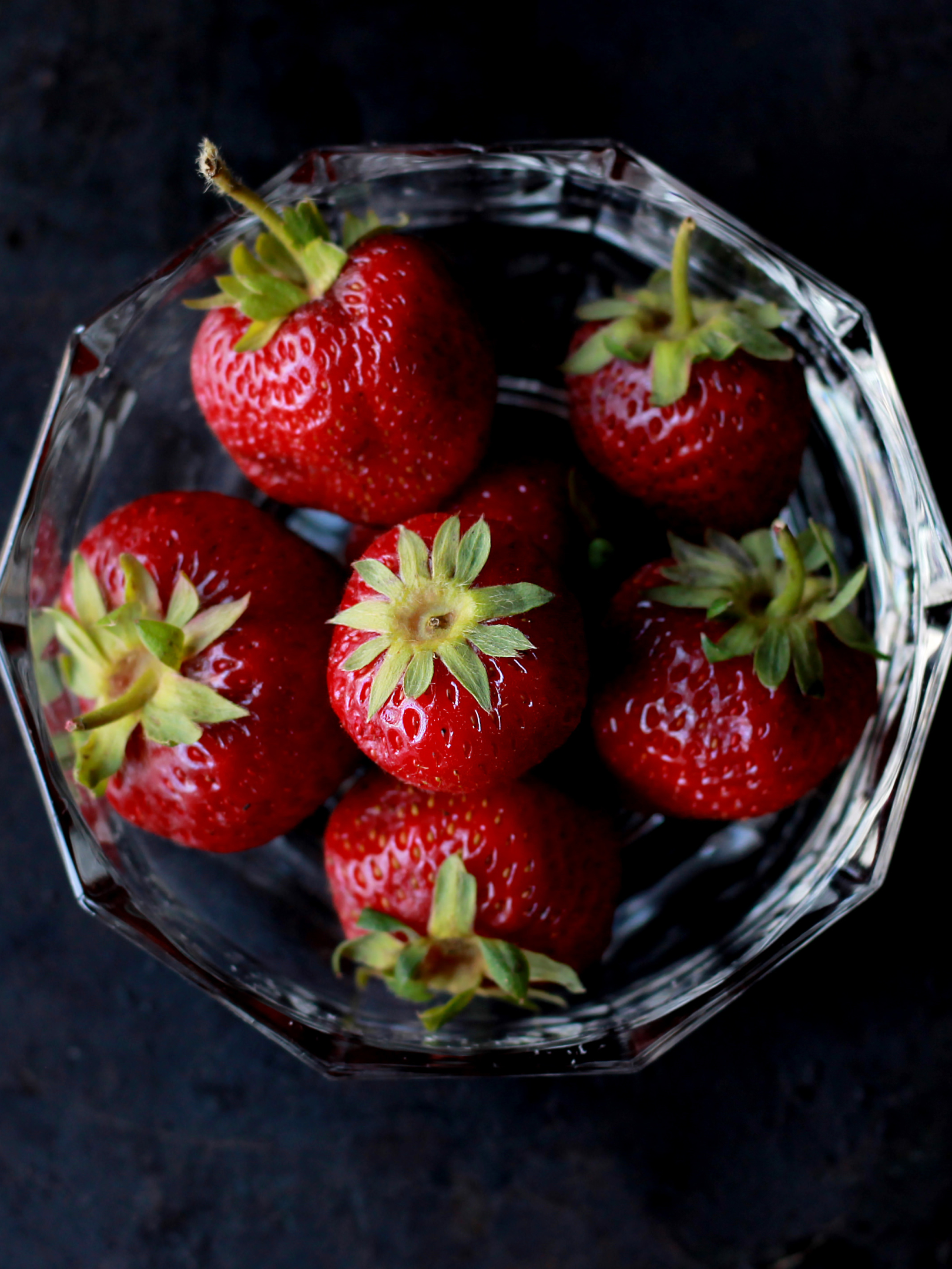 Descarga gratuita de fondo de pantalla para móvil de Frutas, Fresa, Baya, Fruta, Alimento.