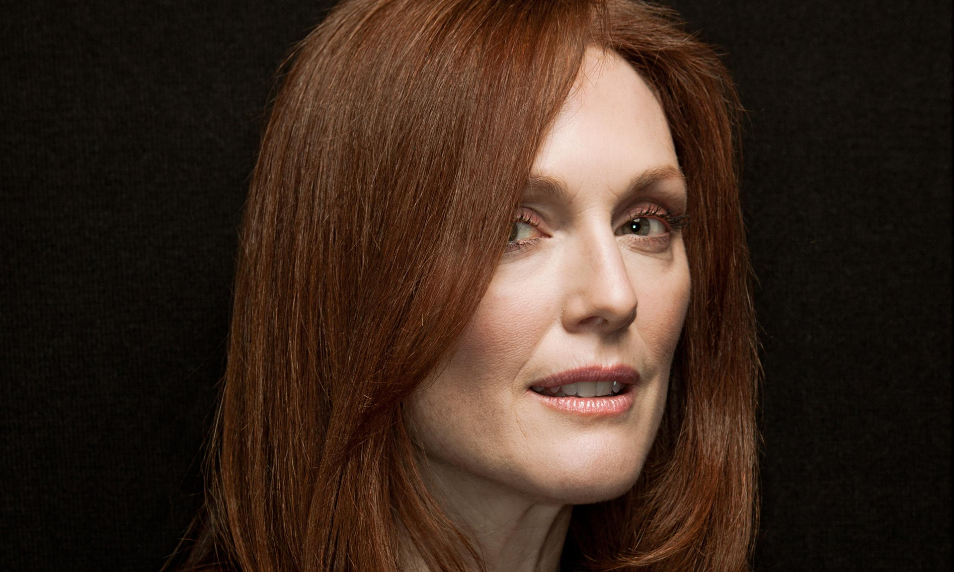 Free download wallpaper Redhead, Face, Celebrity, Actress, Julianne Moore on your PC desktop
