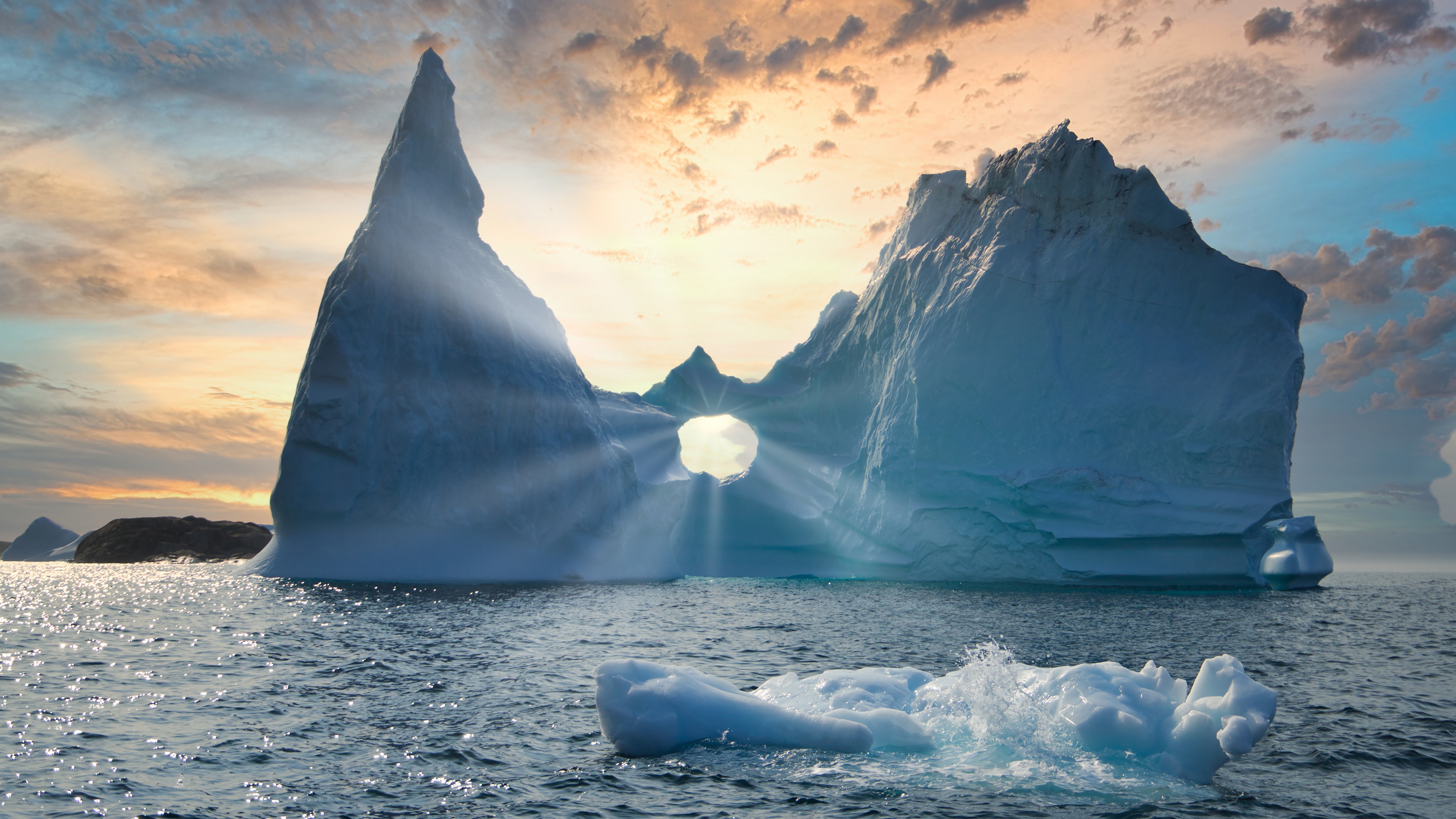 Free download wallpaper Earth, Iceberg, Sunbeam on your PC desktop