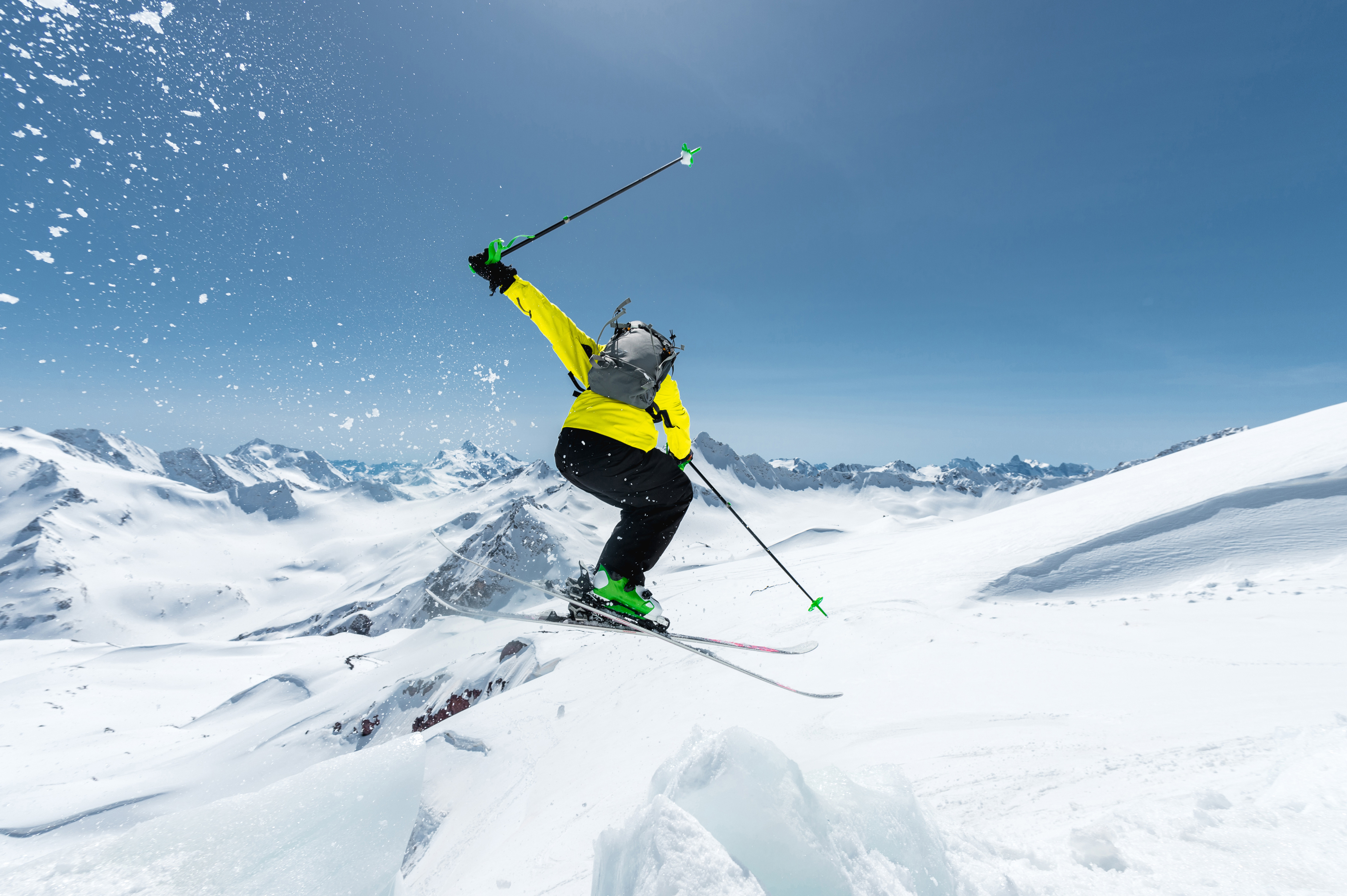 Скачать обои бесплатно Зима, Снег, Гора, Виды Спорта, Катание На Лыжах картинка на рабочий стол ПК