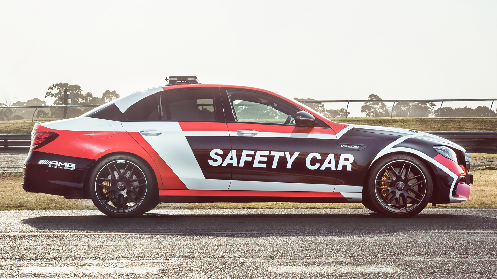Завантажити шпалери Mercedes Amg E 63 S Safety Car на телефон безкоштовно