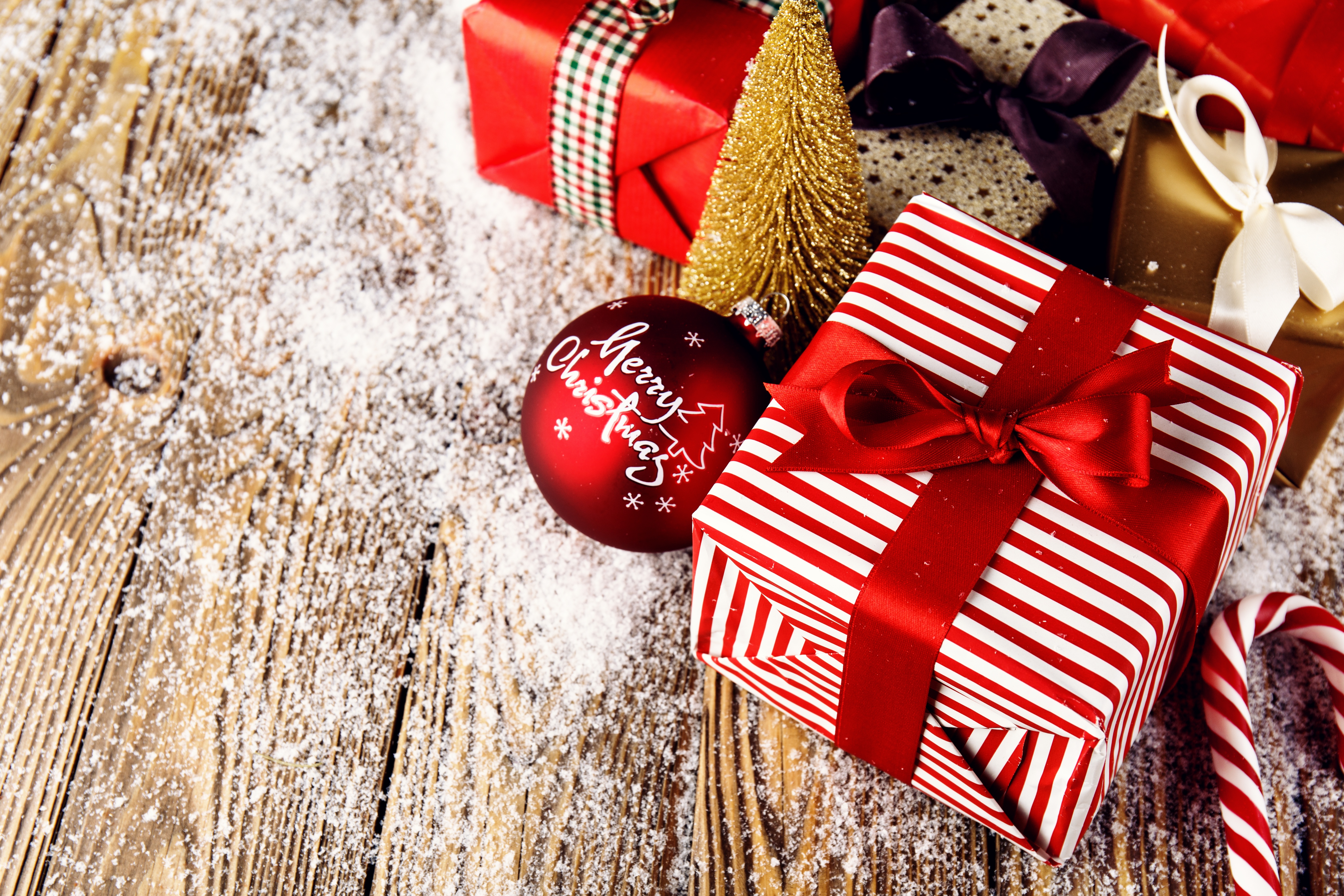 Download mobile wallpaper Christmas, Holiday, Gift, Christmas Ornaments, Merry Christmas for free.