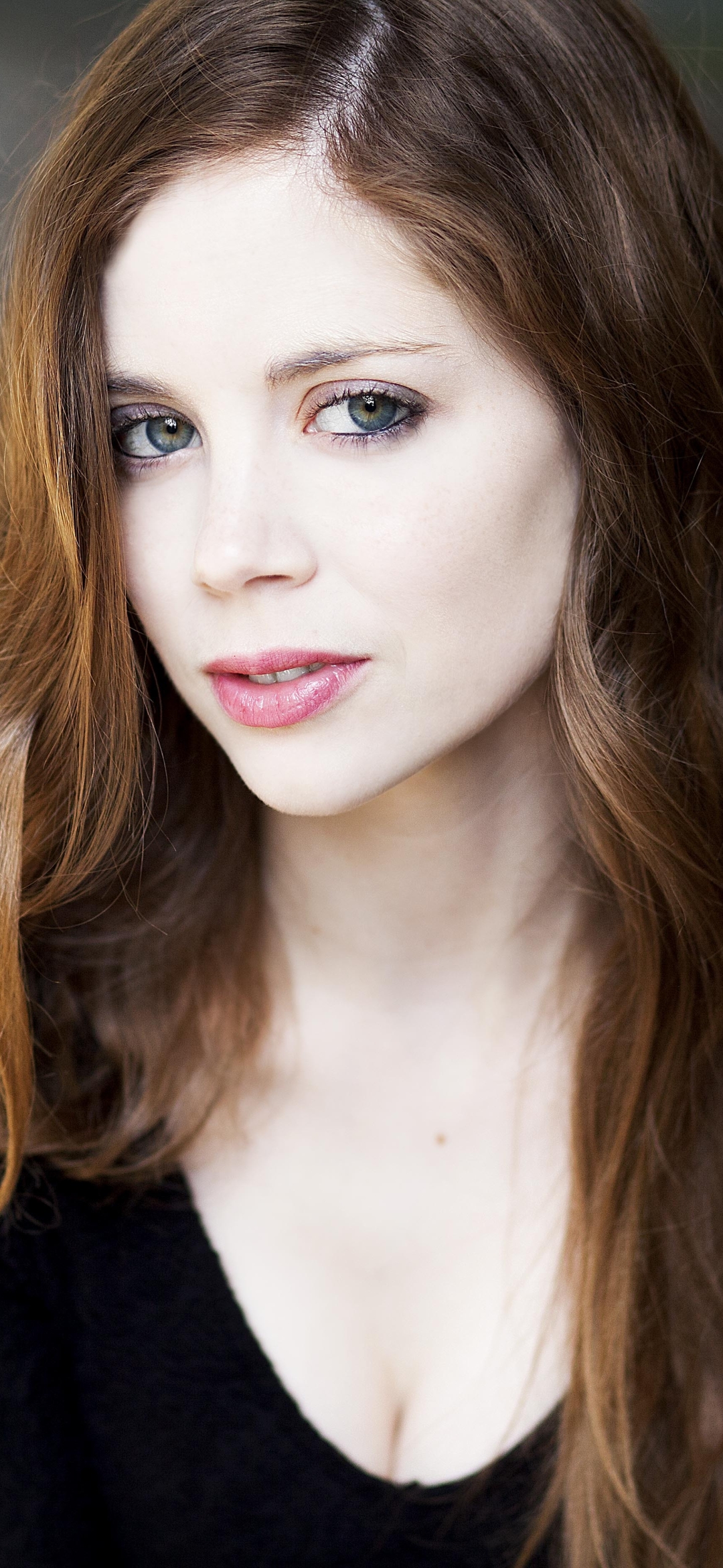Download mobile wallpaper Celebrity, Actress, Charlotte Hope for free.