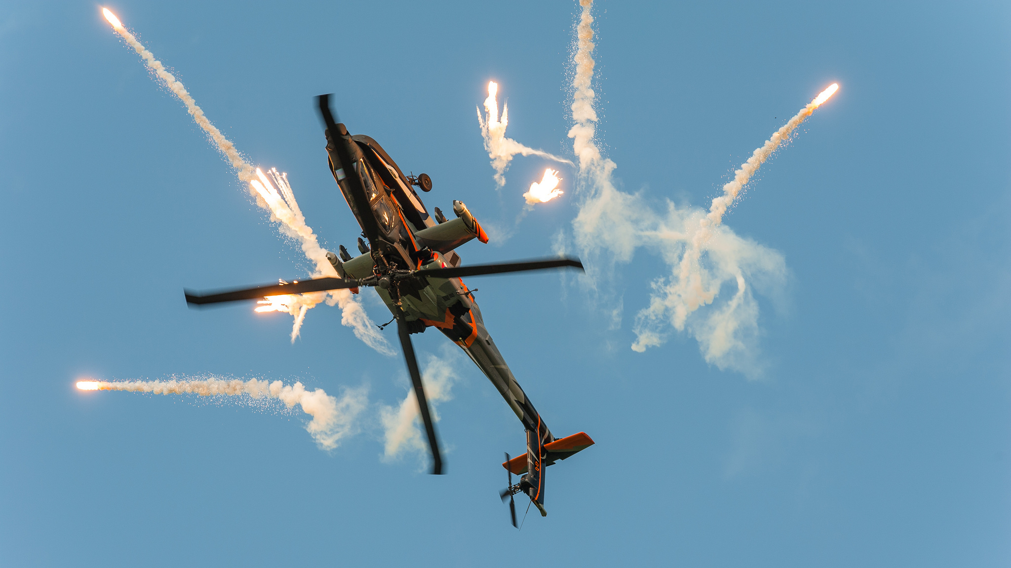 Скачати мобільні шпалери Boeing Ah 64 Apache, Військові Вертольоти, Військовий безкоштовно.