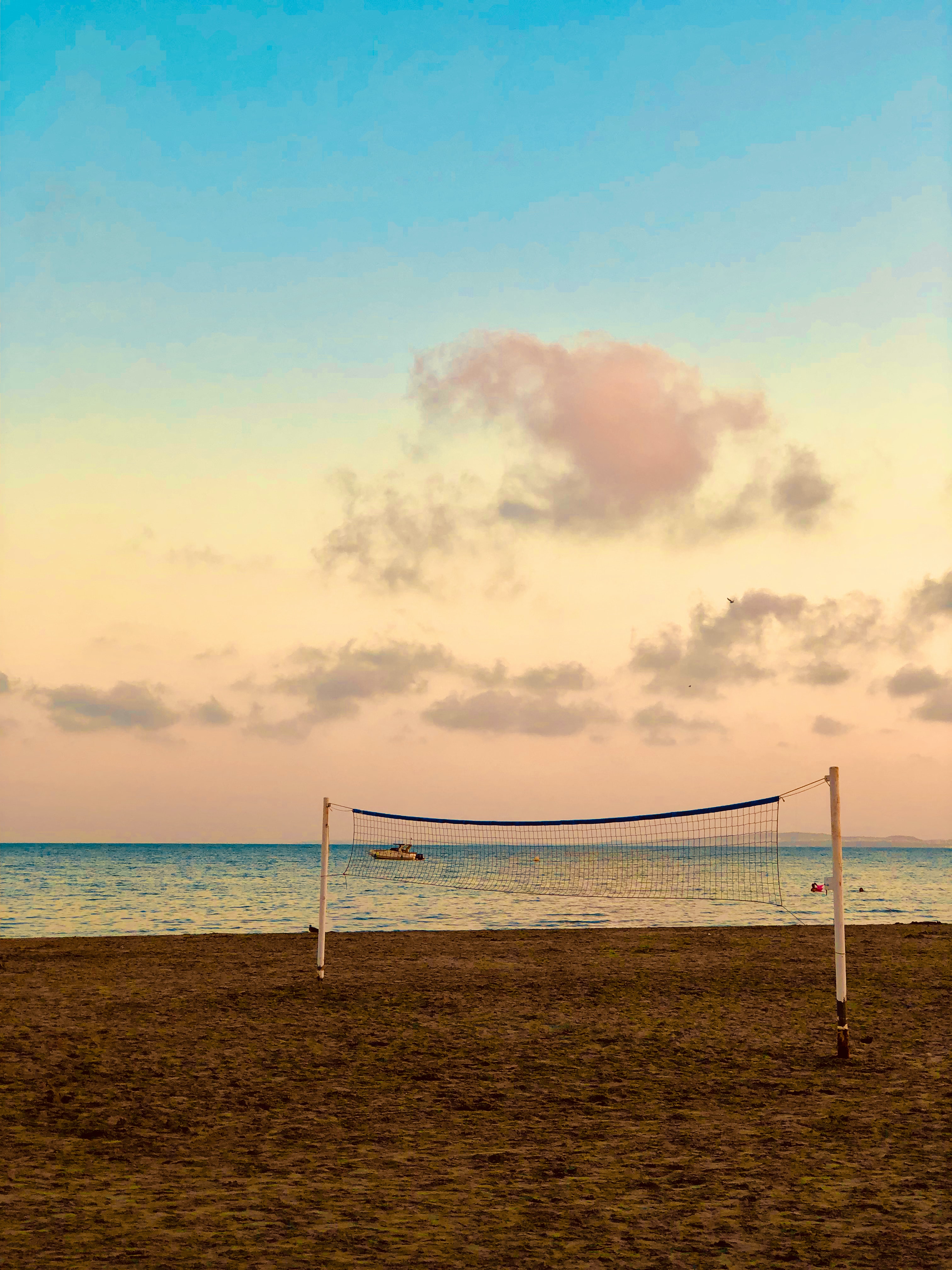60866 скачать картинку волейбол, природа, море, пляж, горизонт, волейбольная сетка - обои и заставки бесплатно