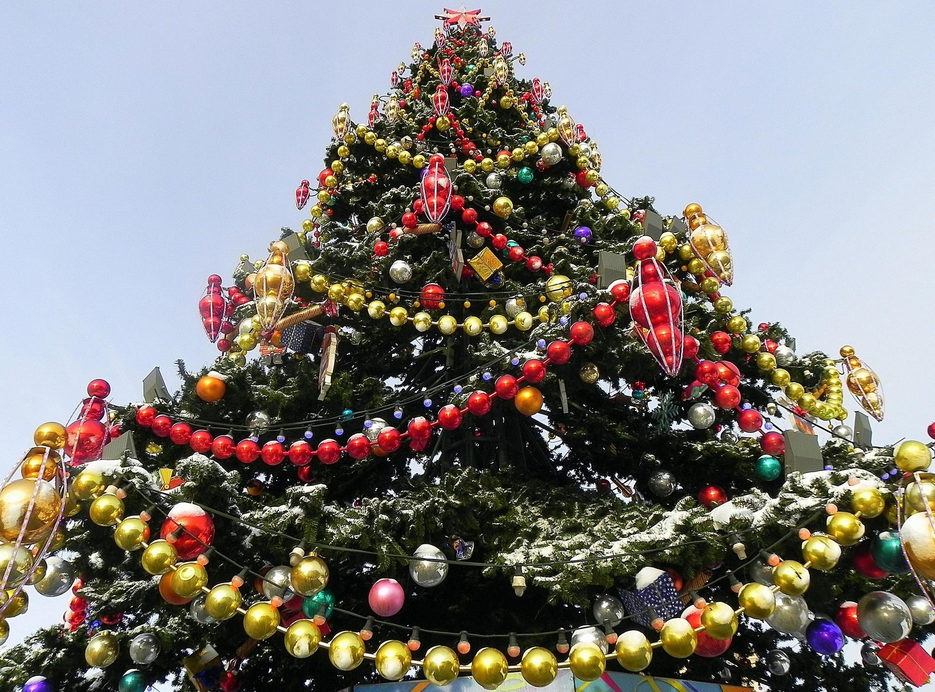 Téléchargez gratuitement l'image Arbre De Noël, Décorations, Nouvel An, Vacances, Sapin De Noël, Neige, Fêtes sur le bureau de votre PC