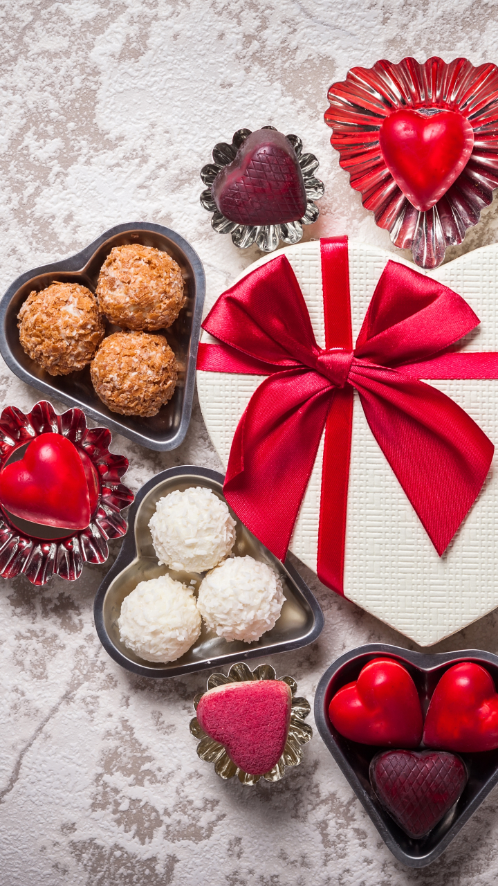 Download mobile wallpaper Valentine's Day, Chocolate, Holiday, Gift, Heart, Candy for free.