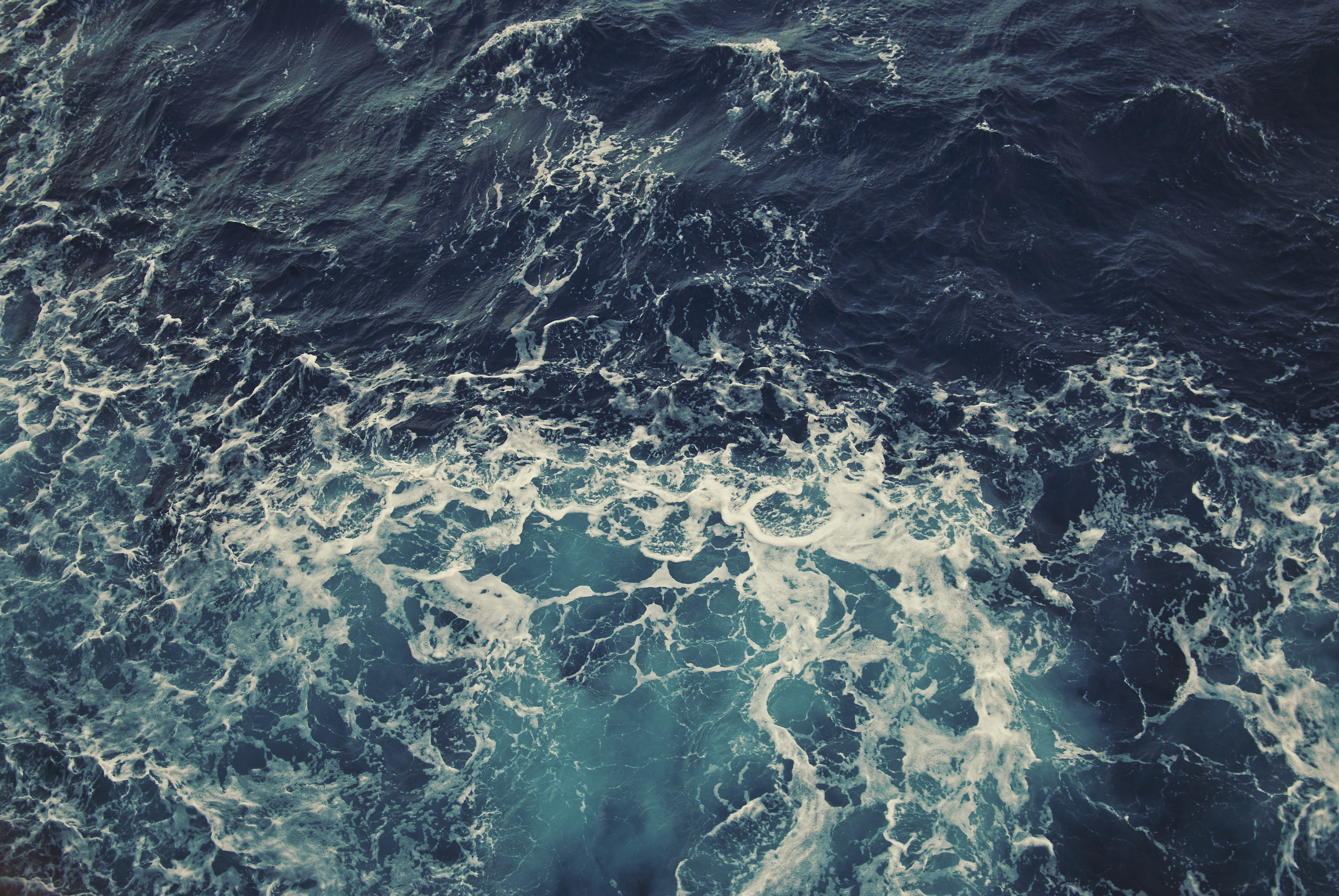 Скачать картинку Пена, Природа, Море, Волны, Океан в телефон бесплатно.