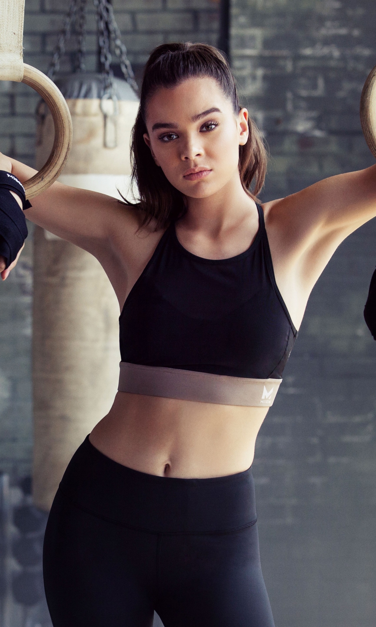 Handy-Wallpaper Fitness, Brünette, Amerikanisch, Berühmtheiten, Darstellerin, Hailee Steinfeld kostenlos herunterladen.