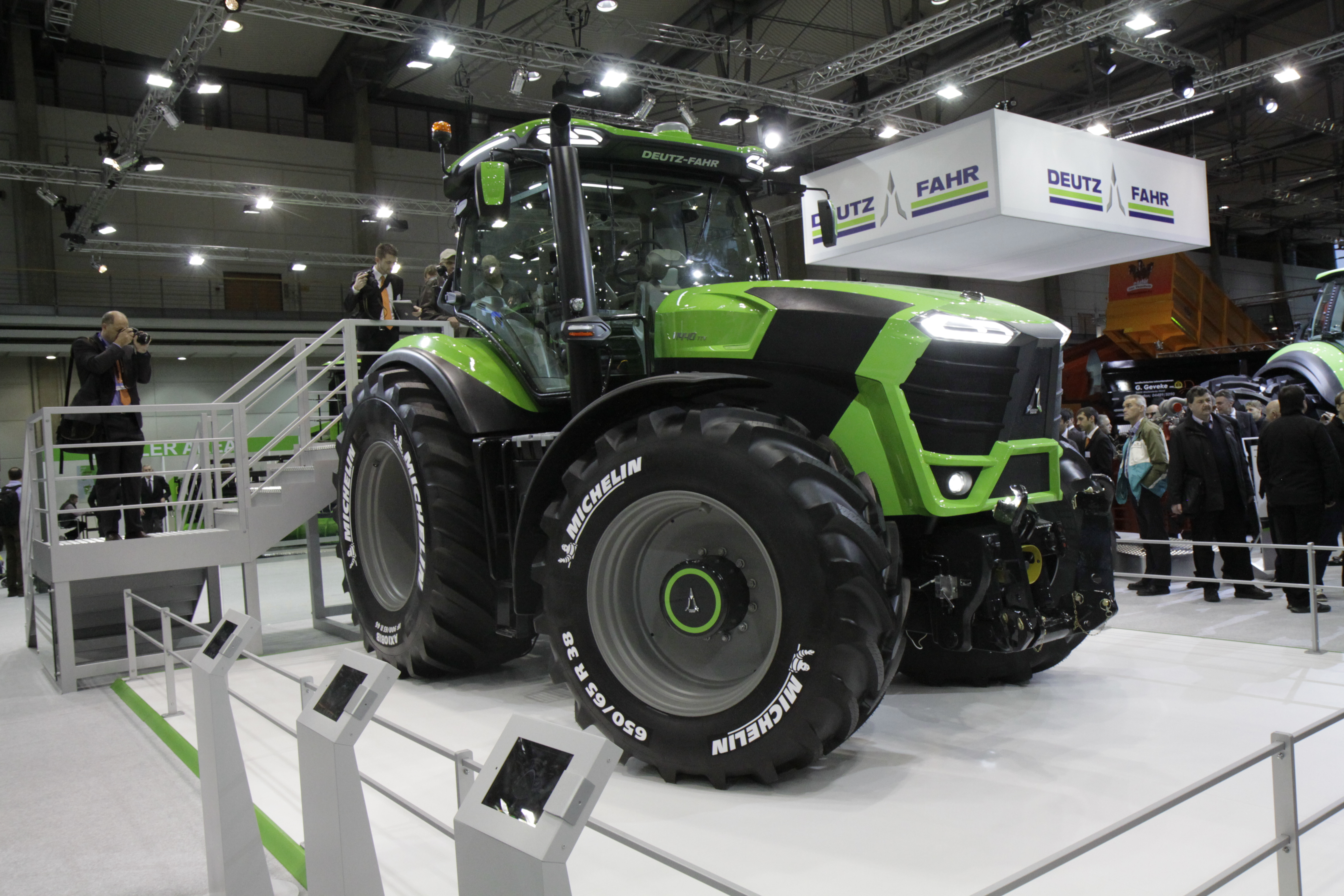 Популярні заставки і фони Deutz Fahr на комп'ютер