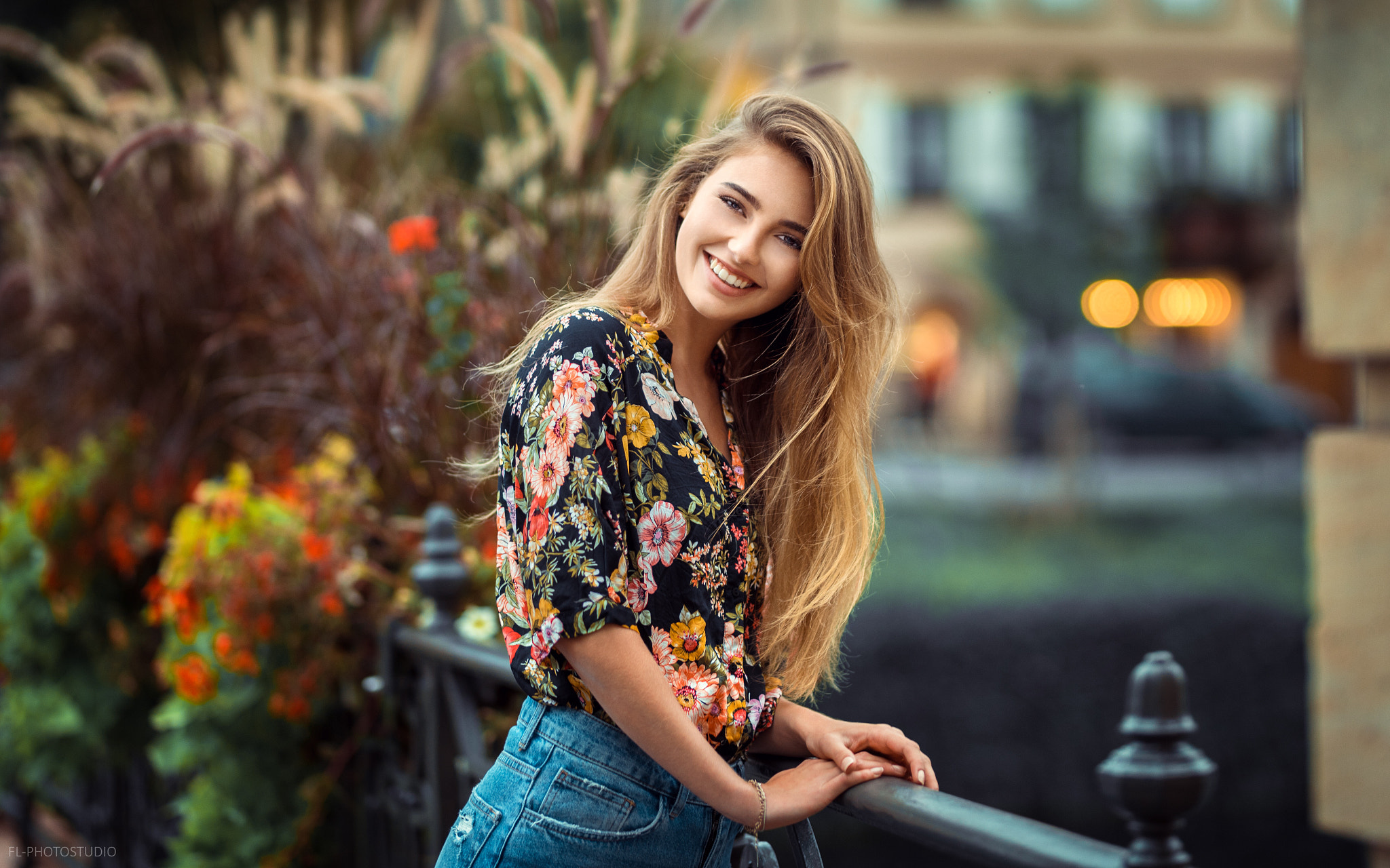 Download mobile wallpaper Smile, Blonde, Model, Women, Long Hair, Depth Of Field for free.