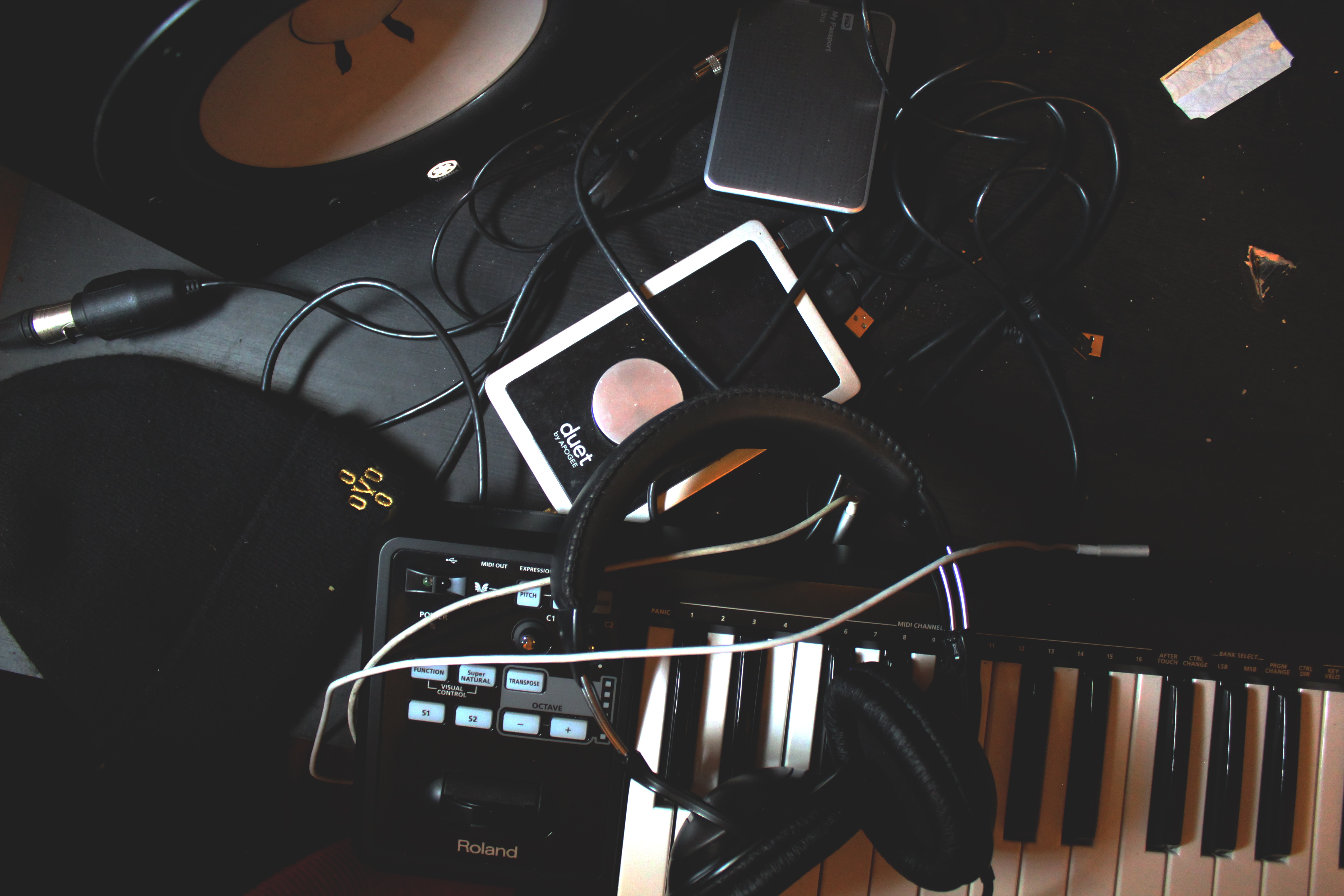 headphones, music, synthesizer, wires, wire Free Background