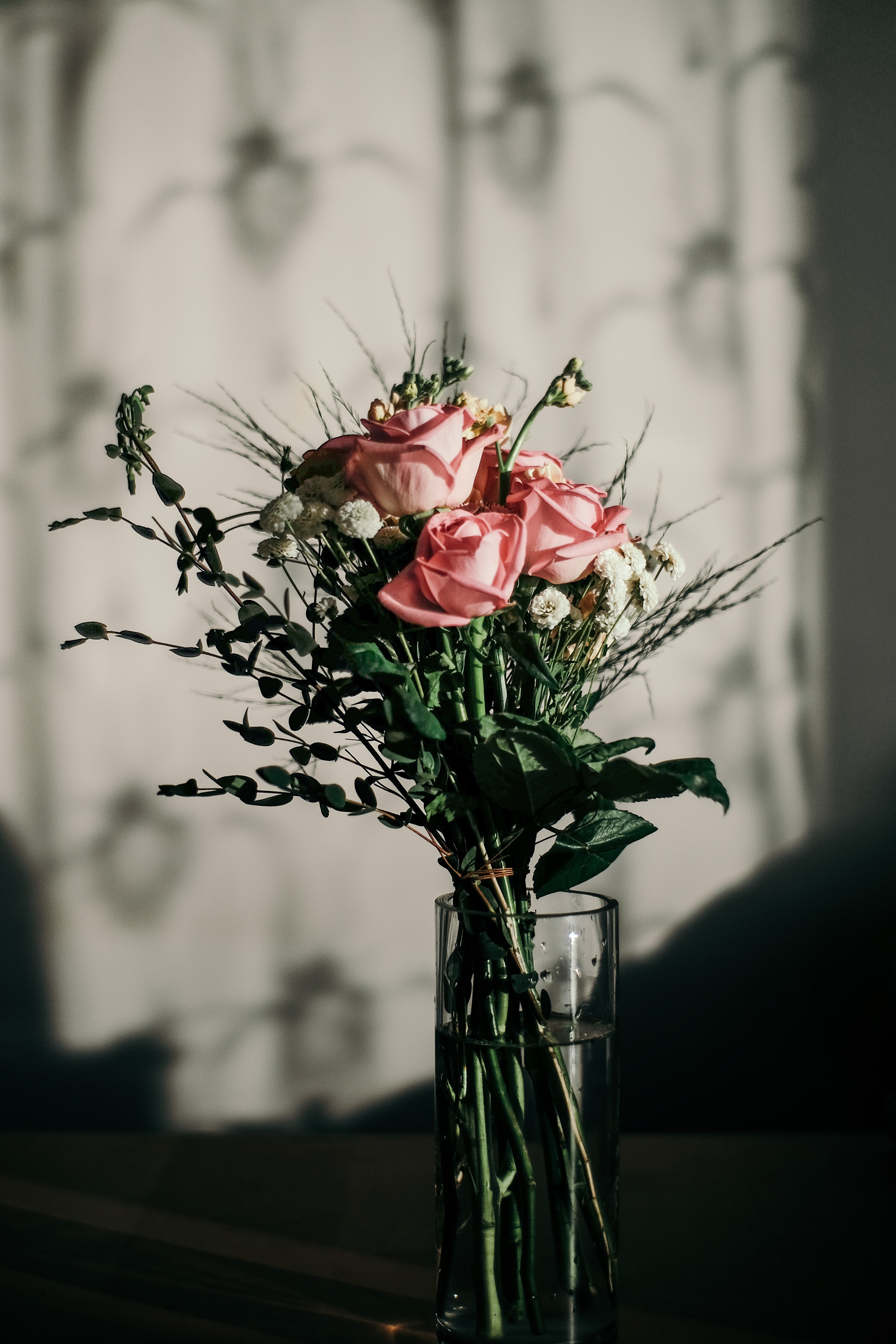 Завантажити шпалери безкоштовно Квіти, Рожевий, Рози, Букет, Ваза картинка на робочий стіл ПК