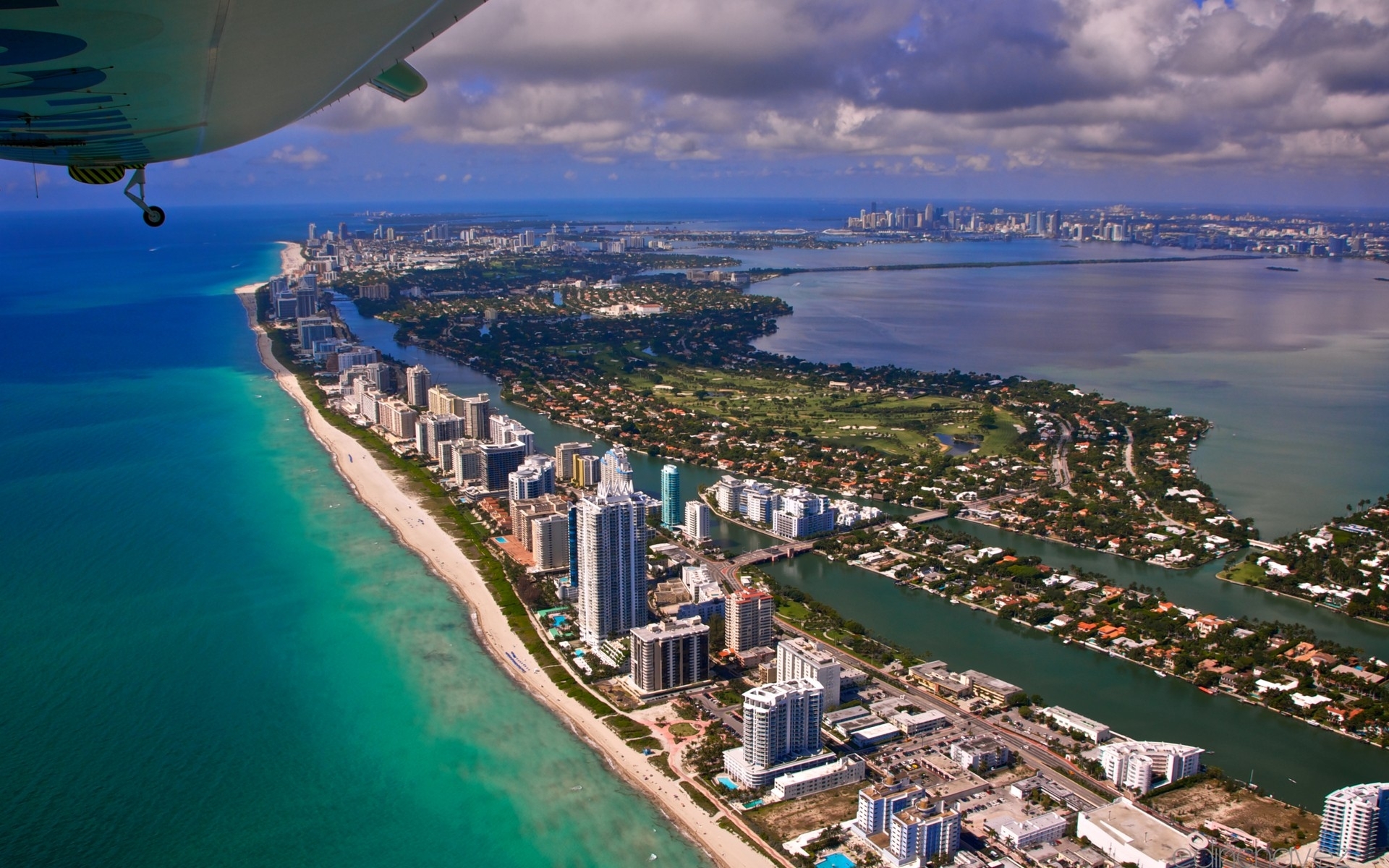 Популярные заставки и фоны Пляж Майами на компьютер