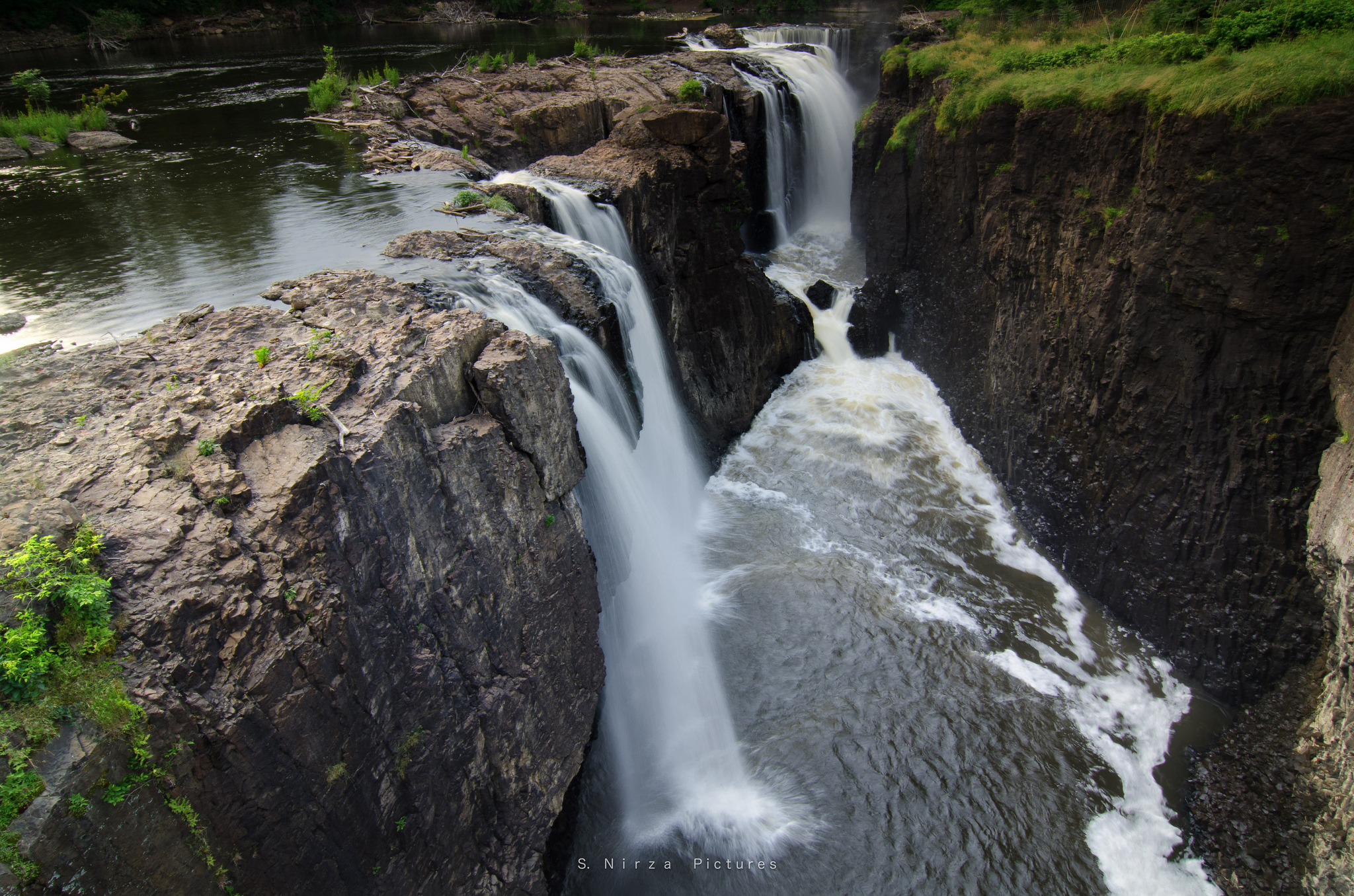 Download mobile wallpaper Waterfalls, Waterfall, Earth for free.